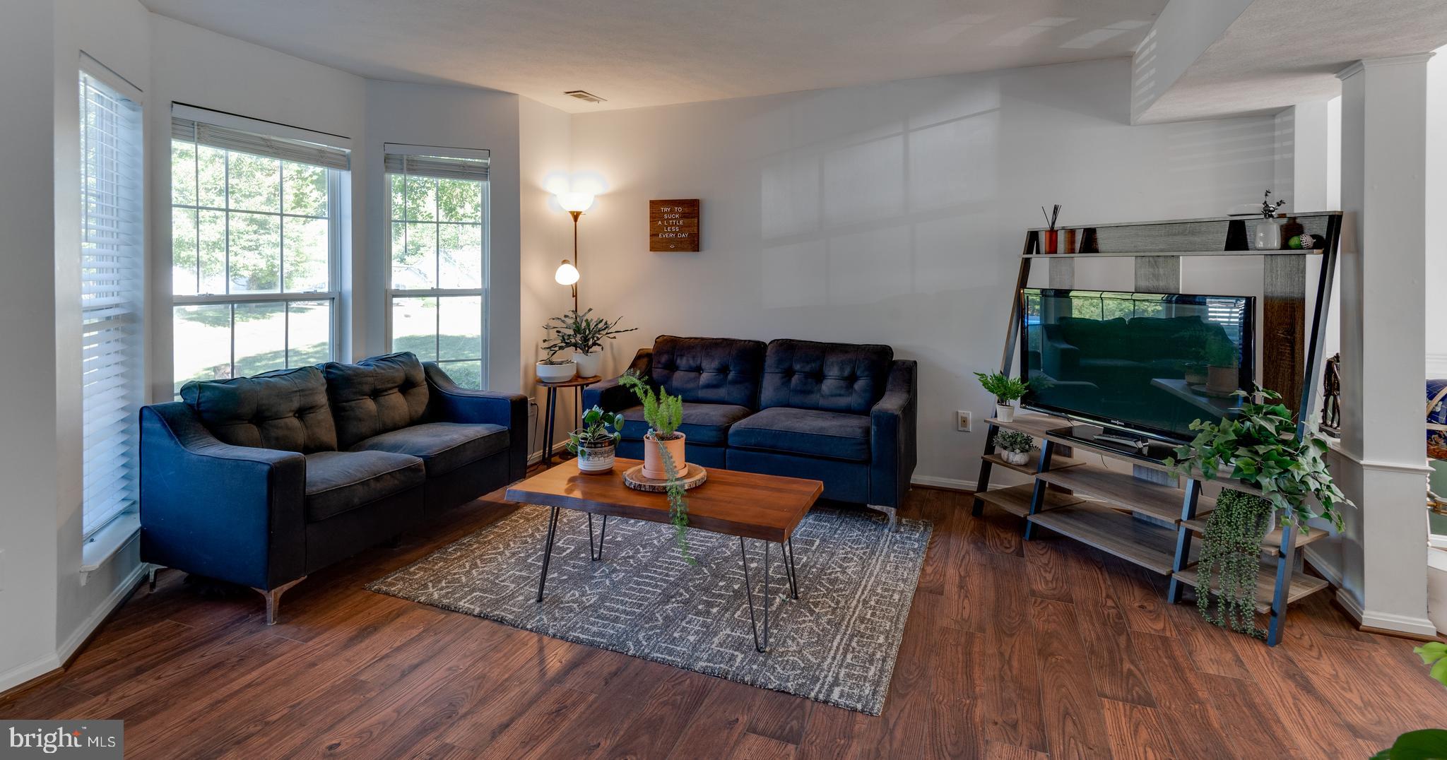 HUNTING QUARTERS - Residential