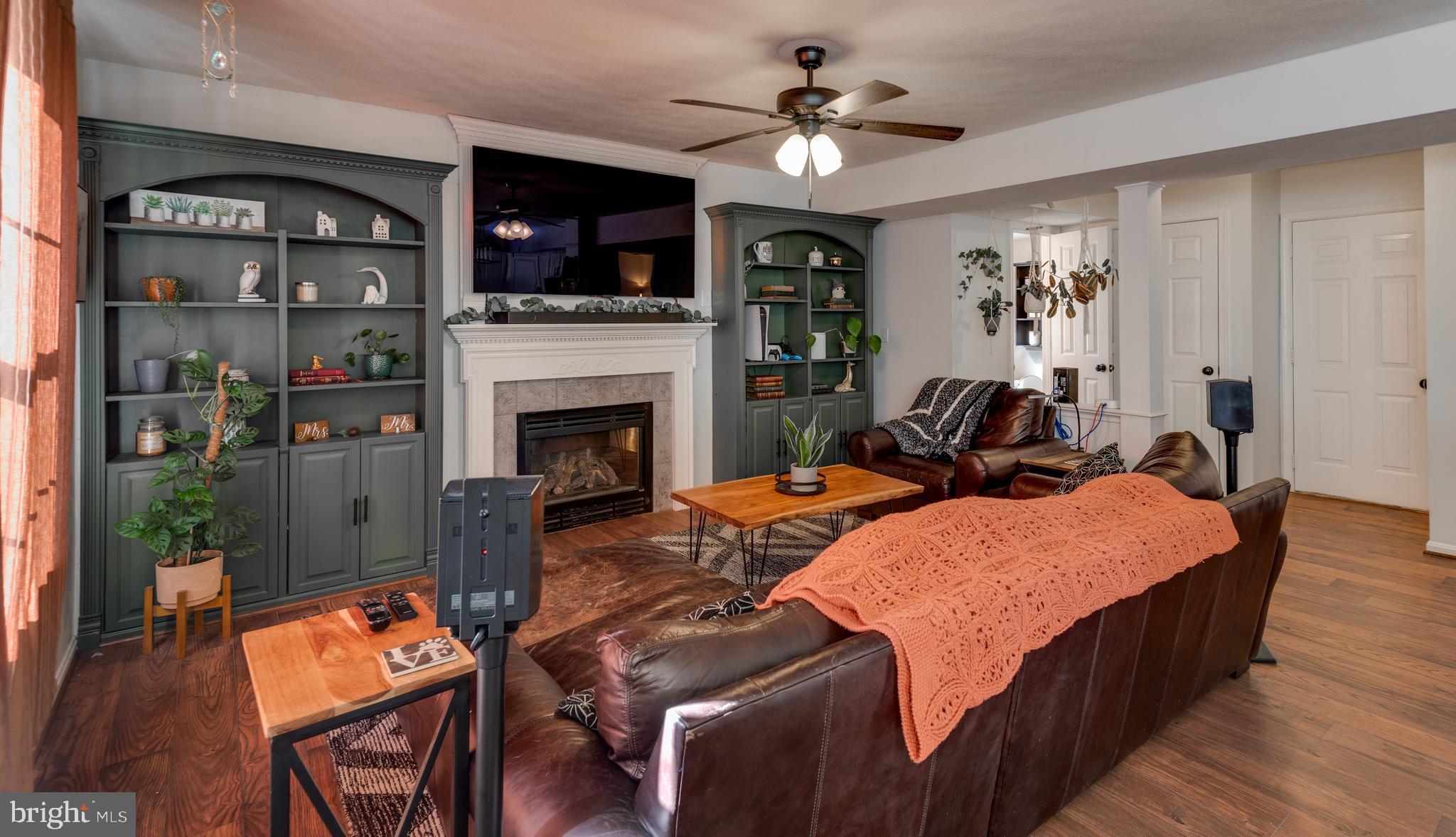 HUNTING QUARTERS - Residential