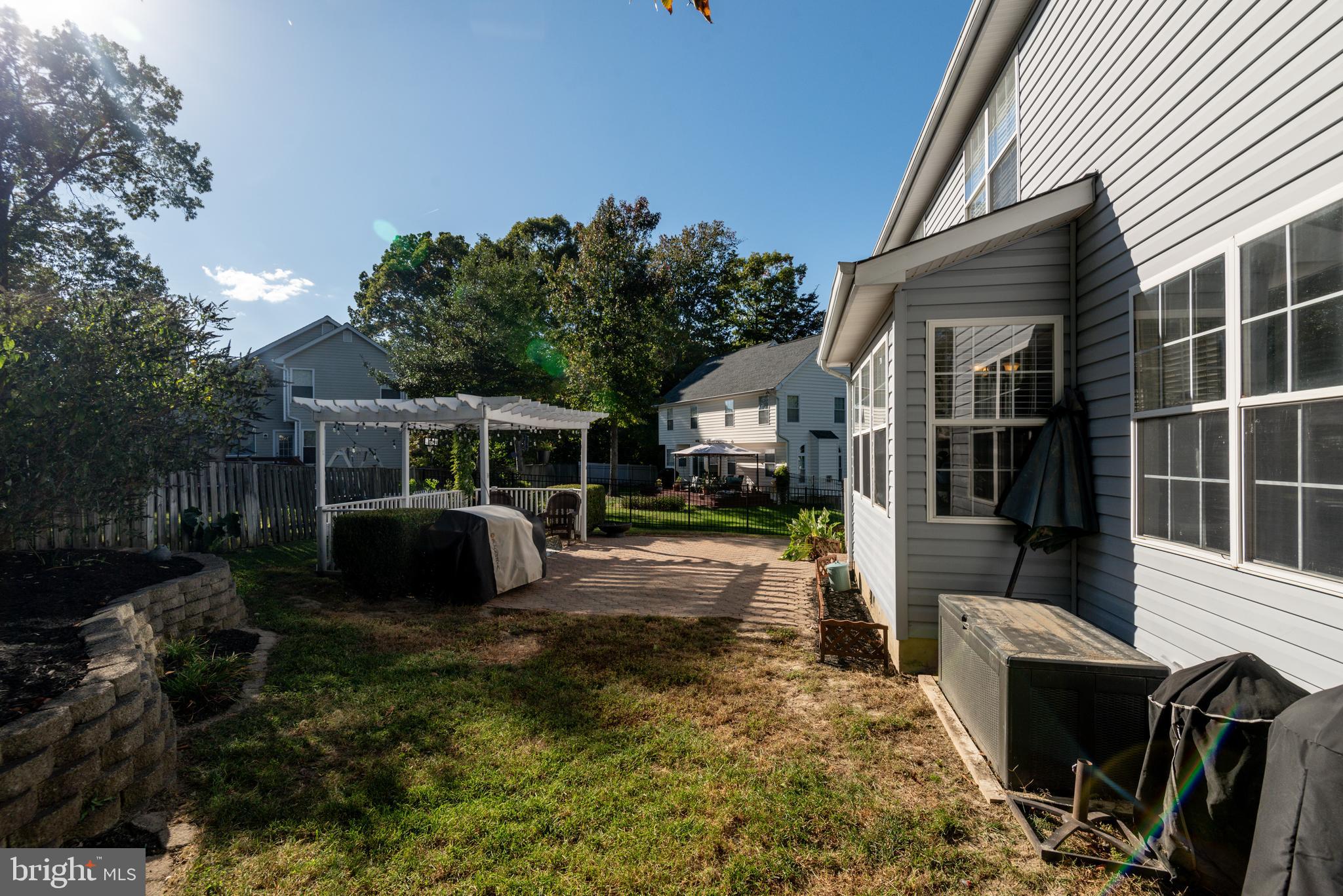 HUNTING QUARTERS - Residential