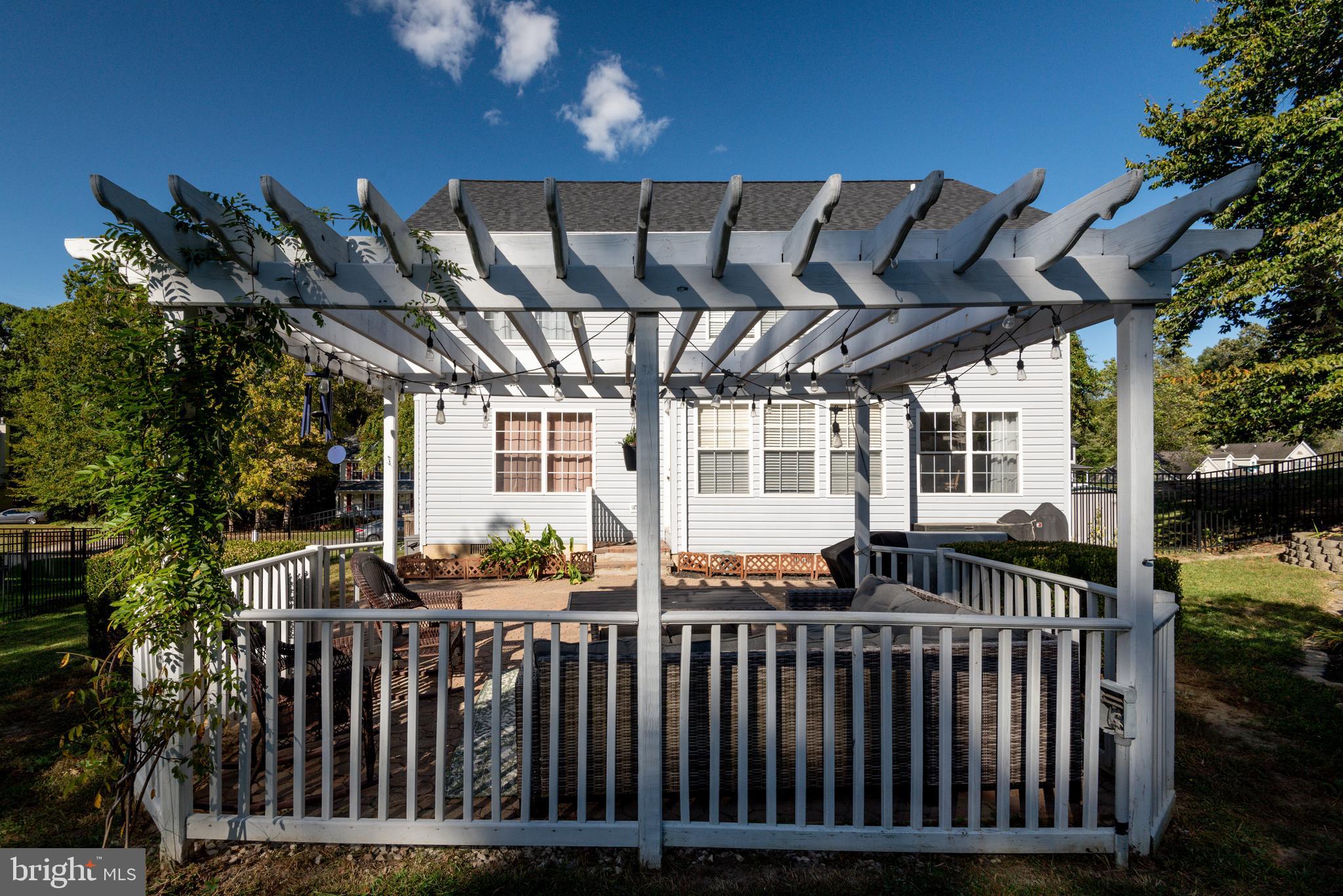 HUNTING QUARTERS - Residential