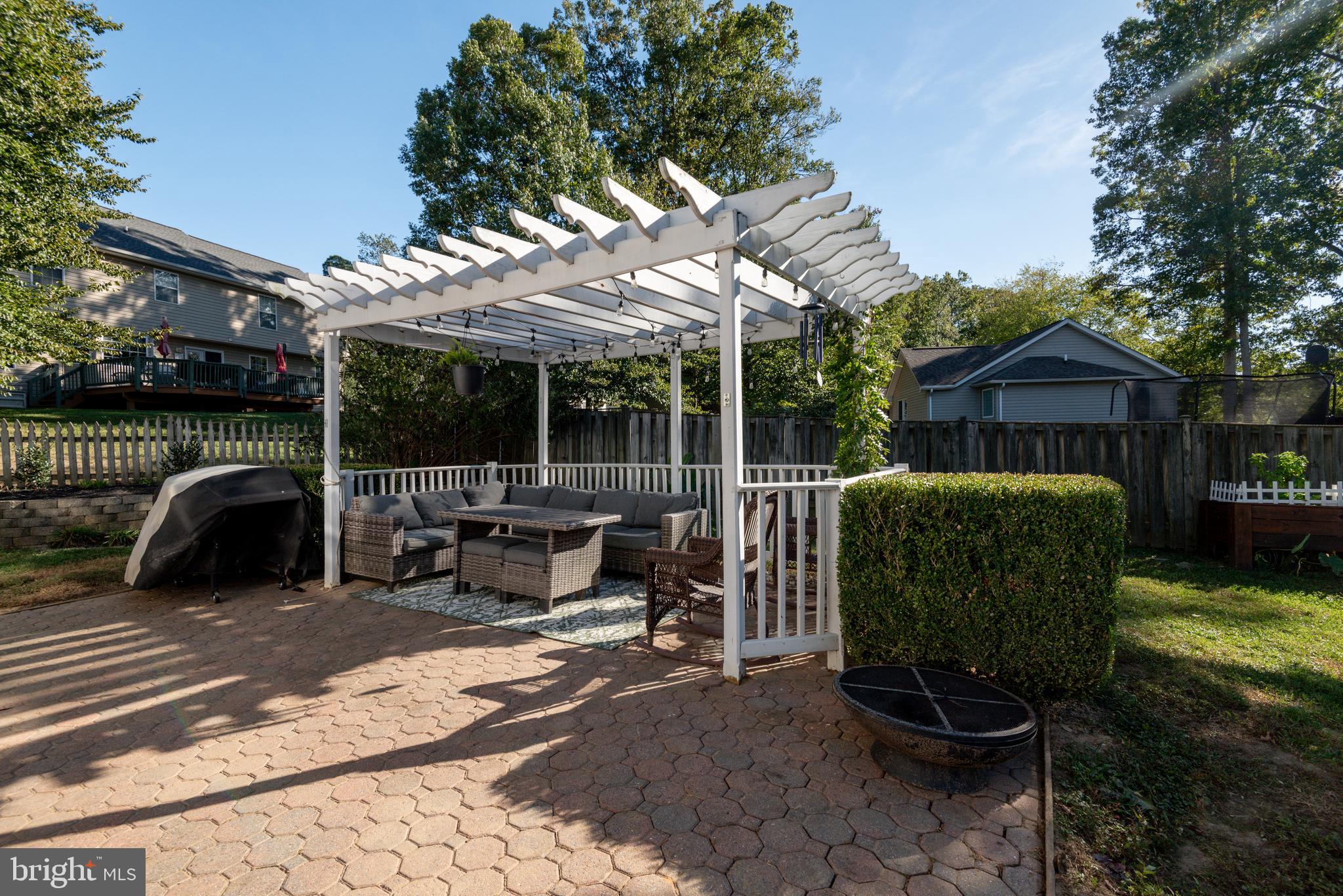 HUNTING QUARTERS - Residential