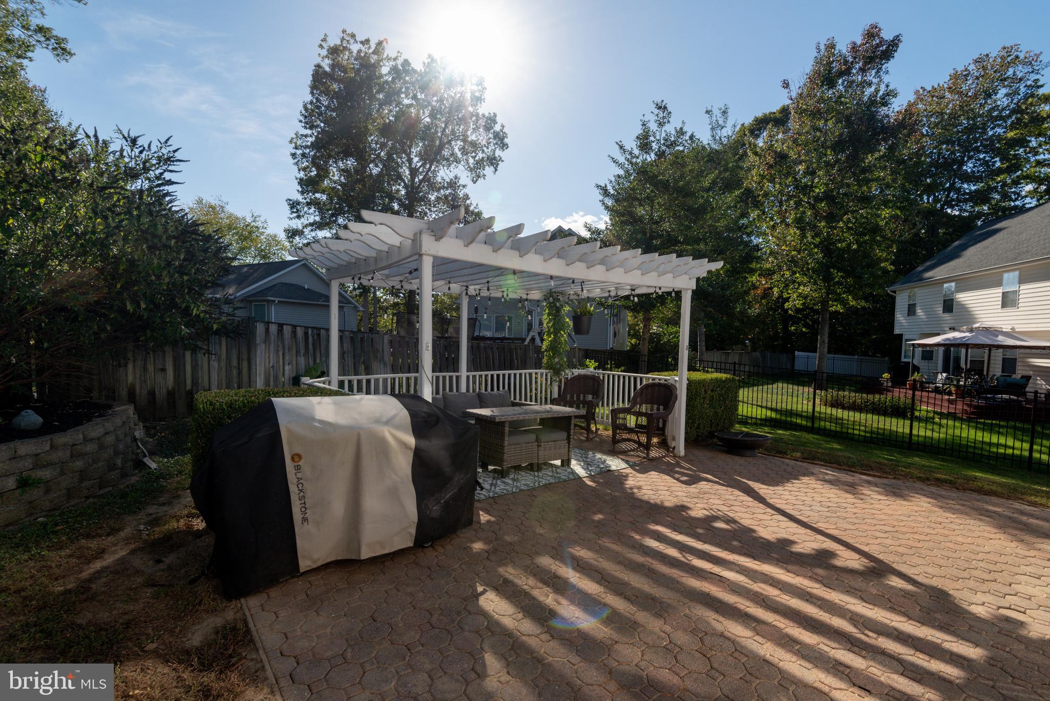 HUNTING QUARTERS - Residential