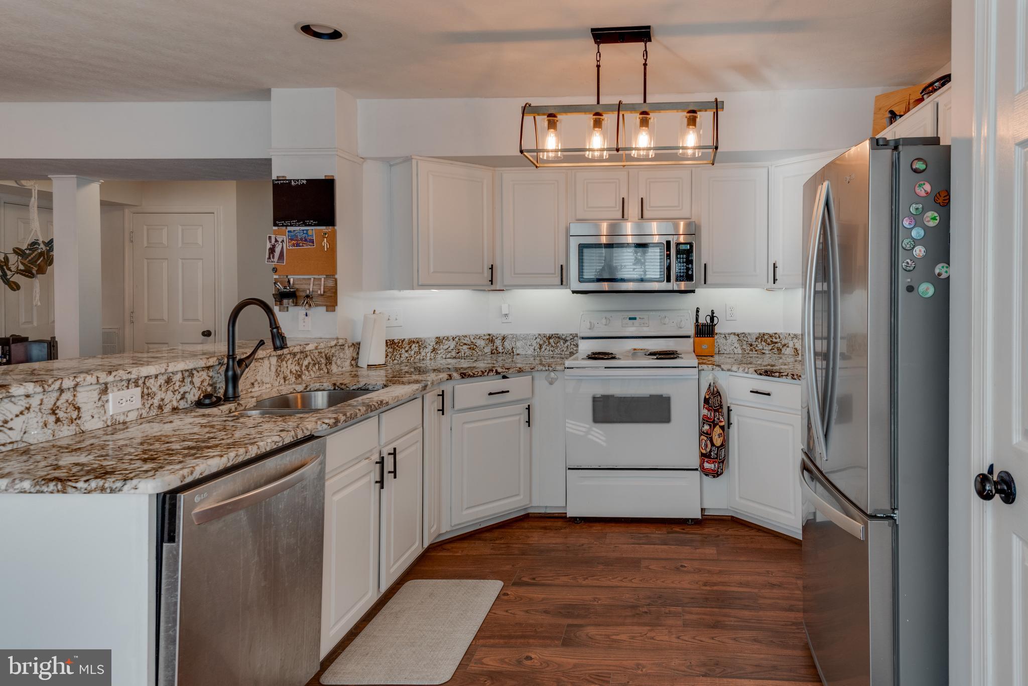 HUNTING QUARTERS - Residential