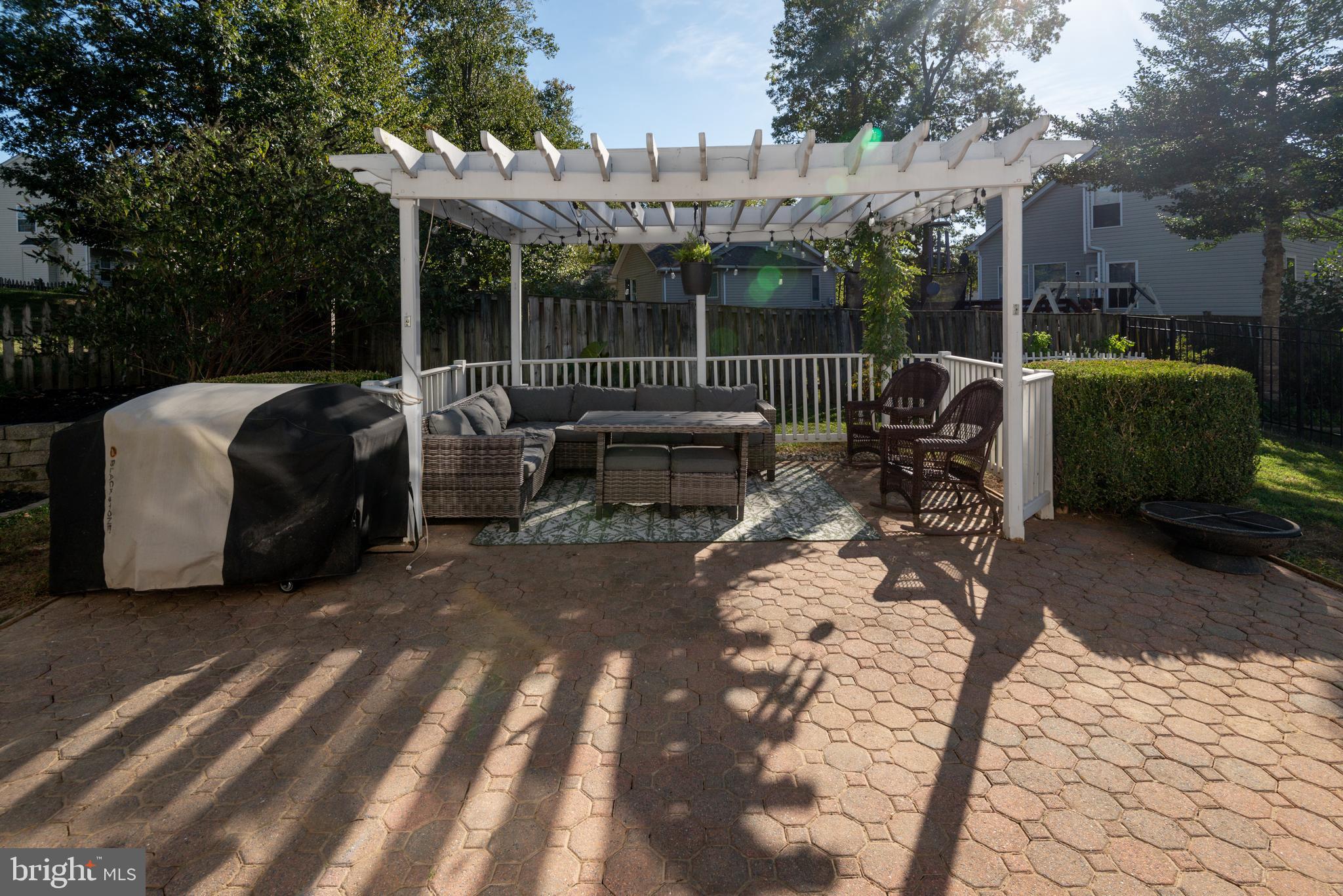 HUNTING QUARTERS - Residential