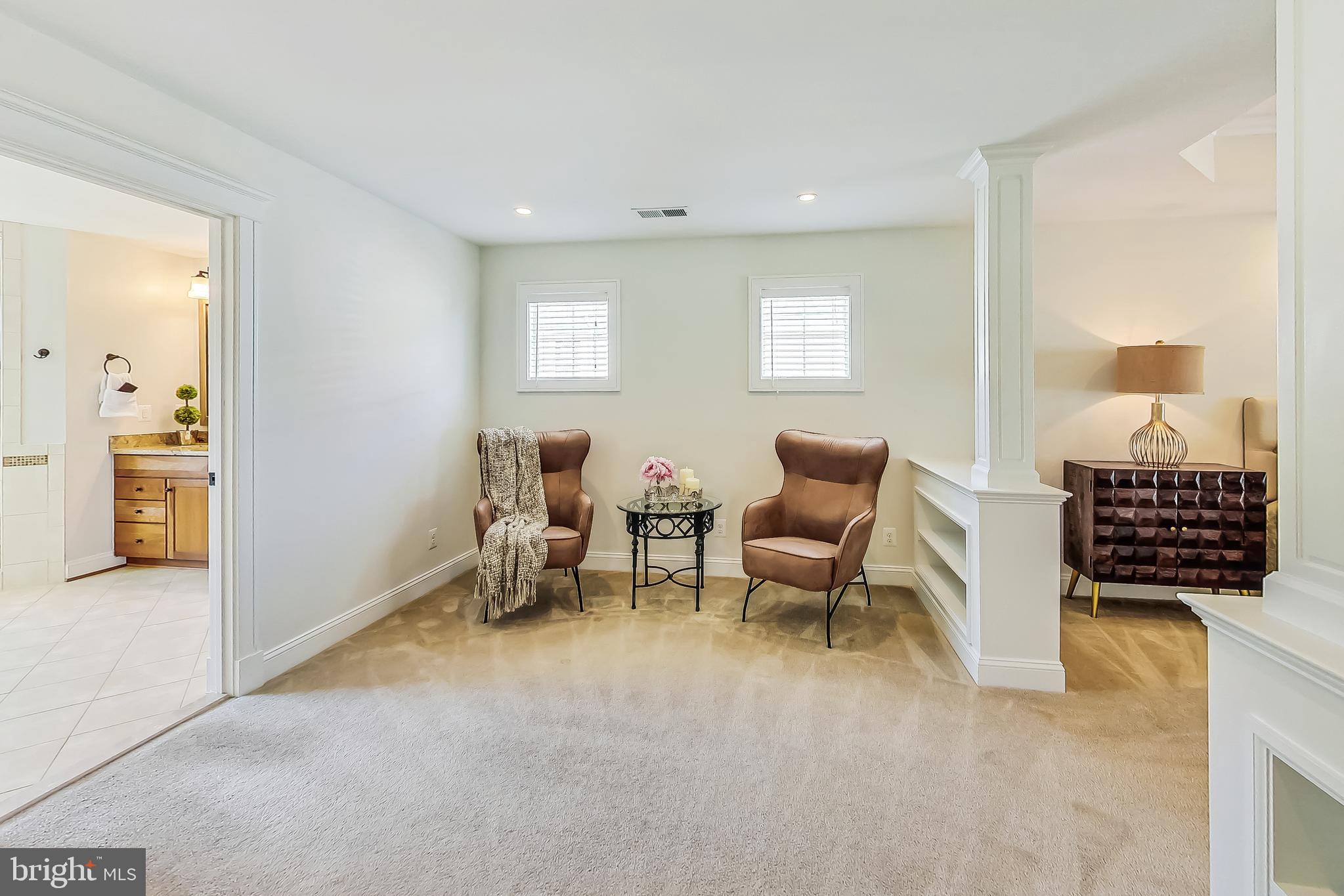 VIENNA WOODS - Residential