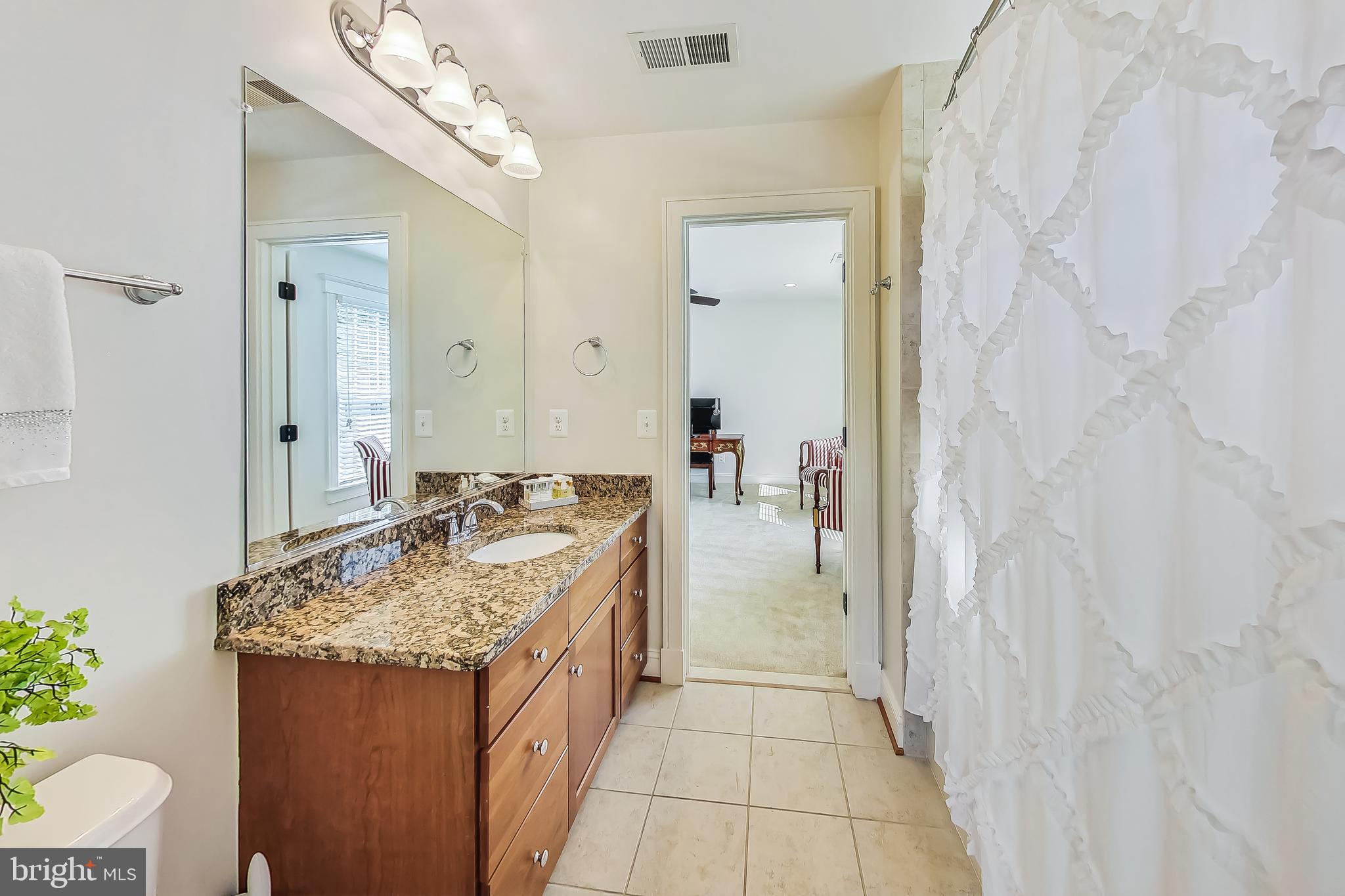 VIENNA WOODS - Residential