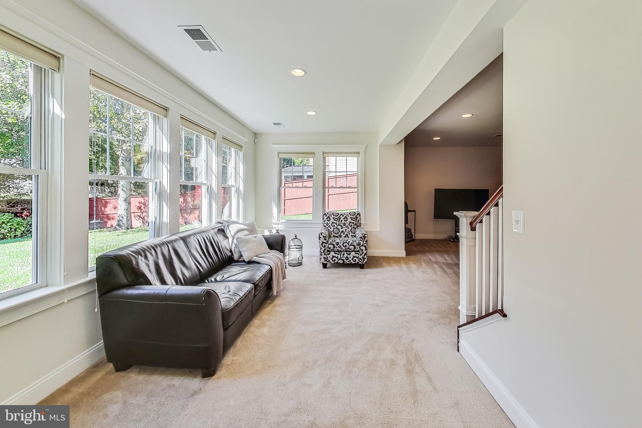 VIENNA WOODS - Residential