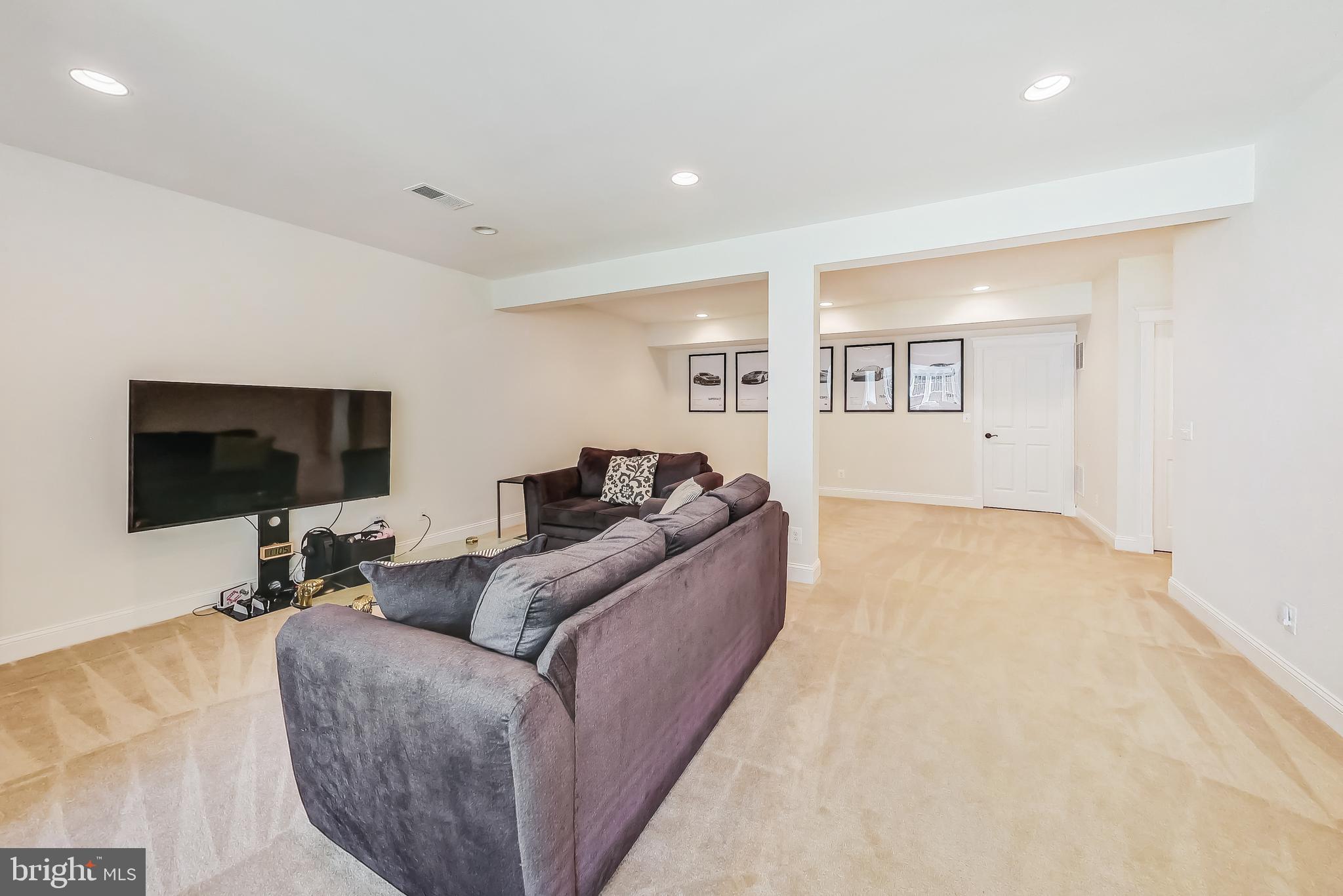 VIENNA WOODS - Residential