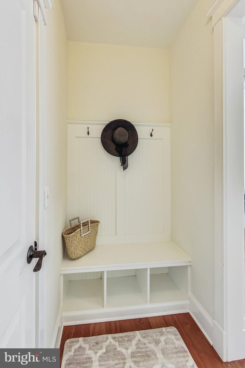 VIENNA WOODS - Residential