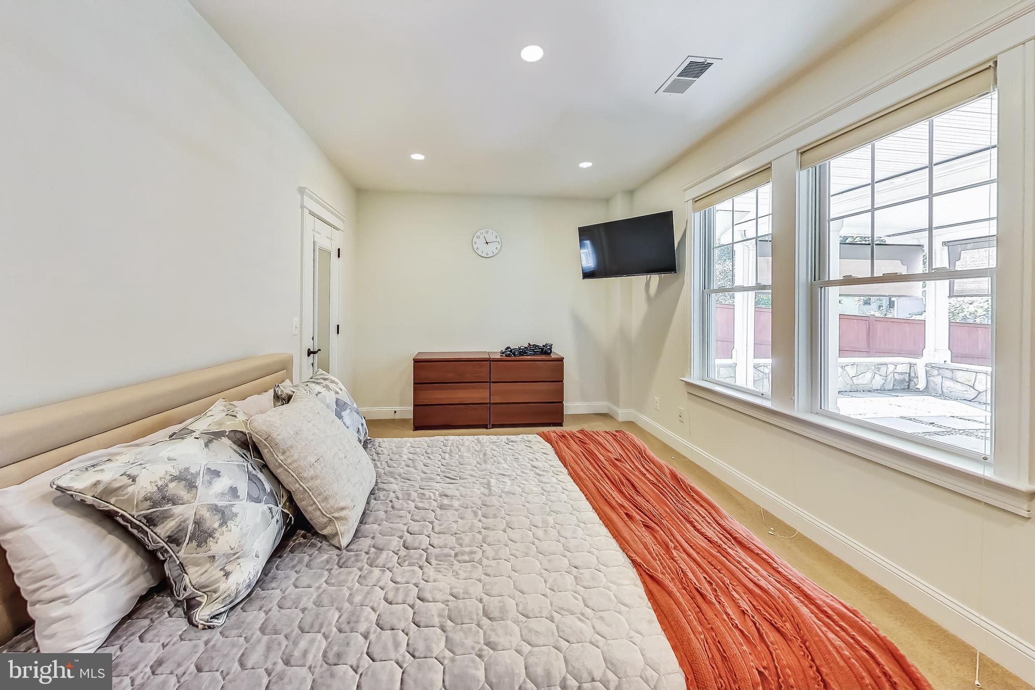 VIENNA WOODS - Residential