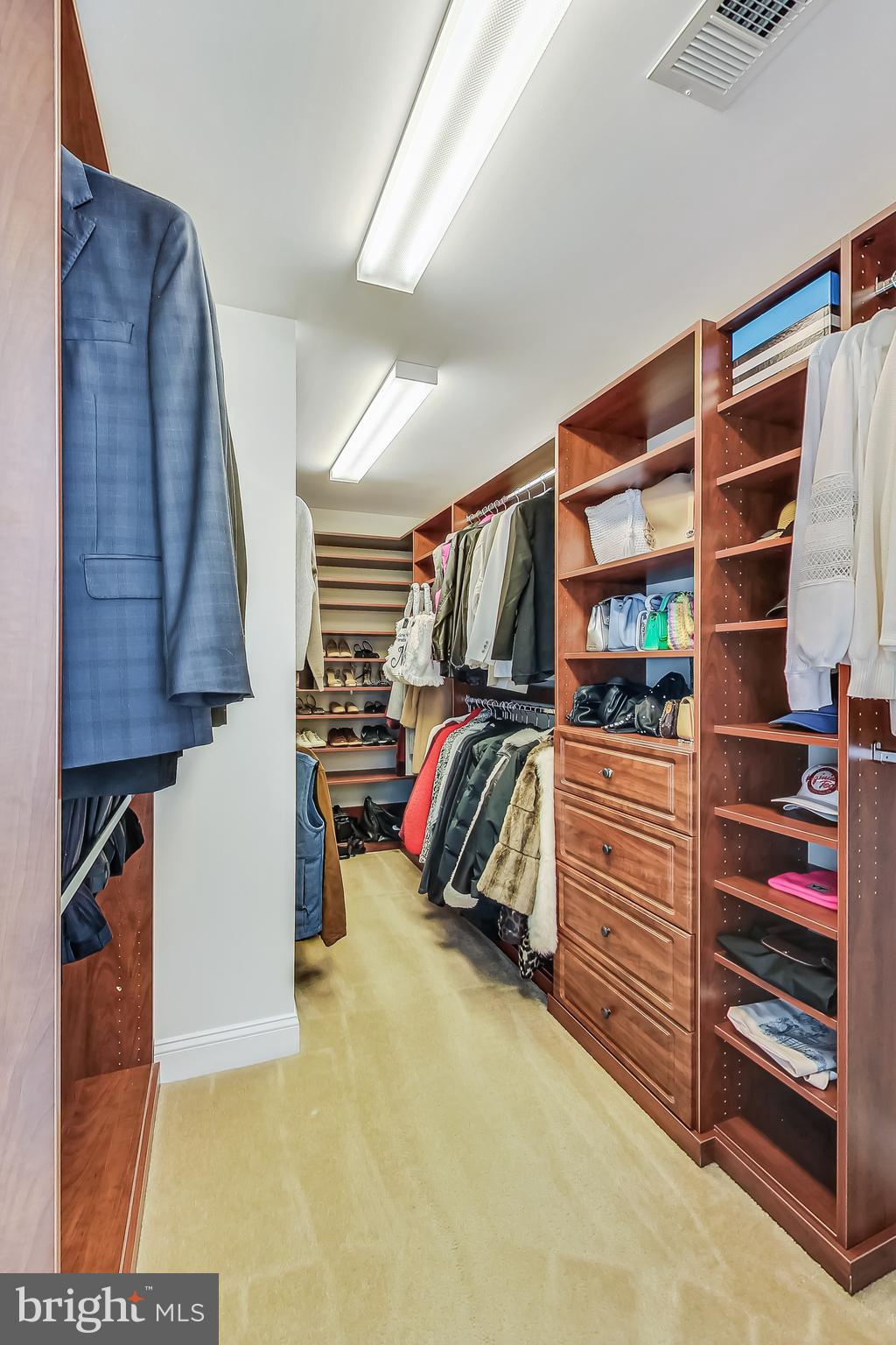 VIENNA WOODS - Residential