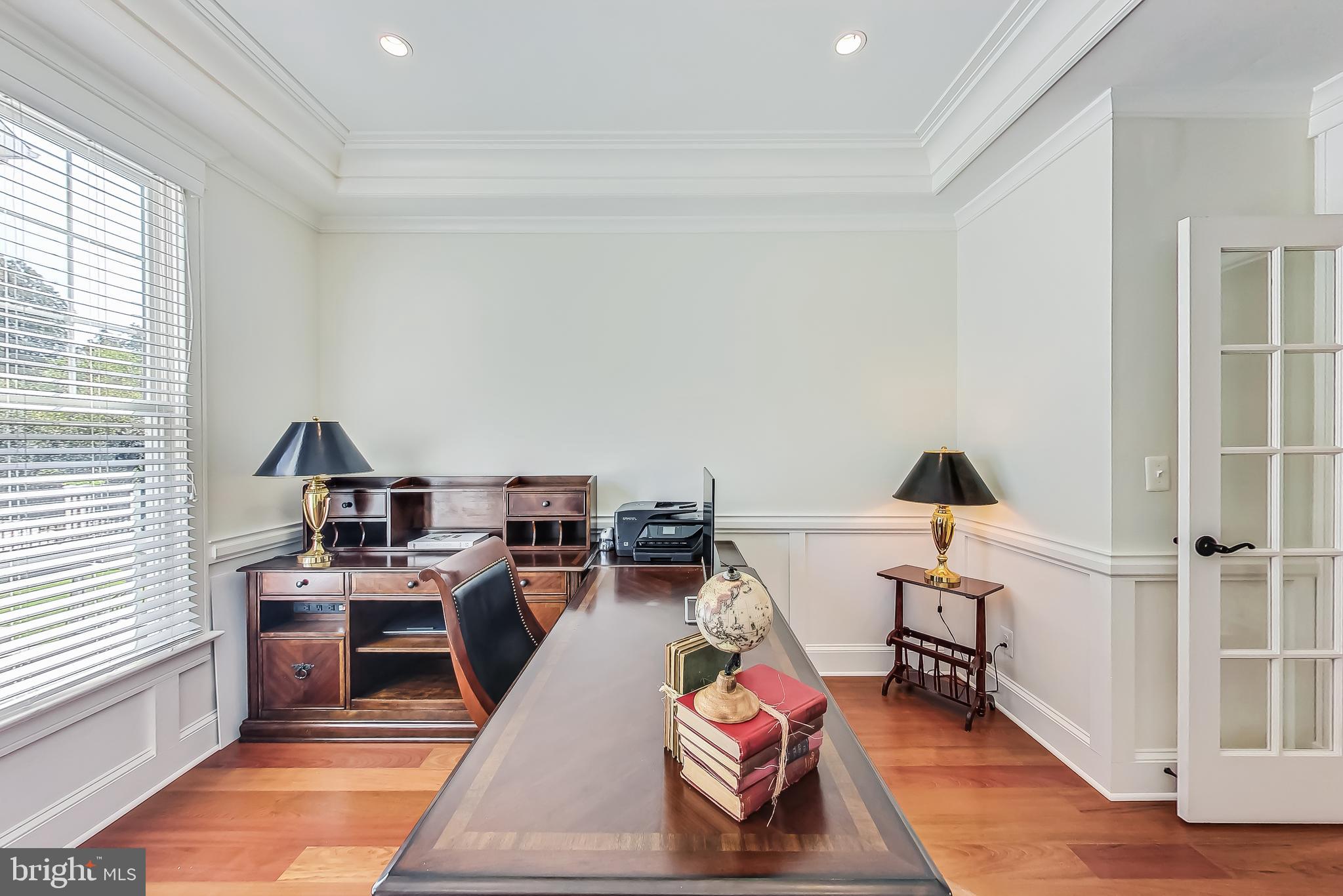 VIENNA WOODS - Residential