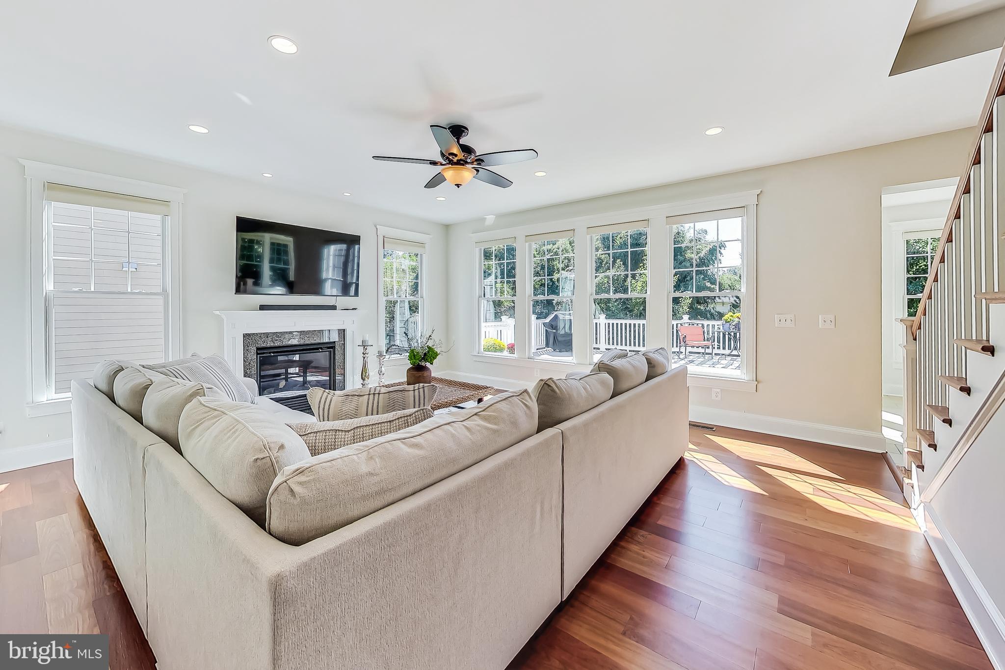 VIENNA WOODS - Residential