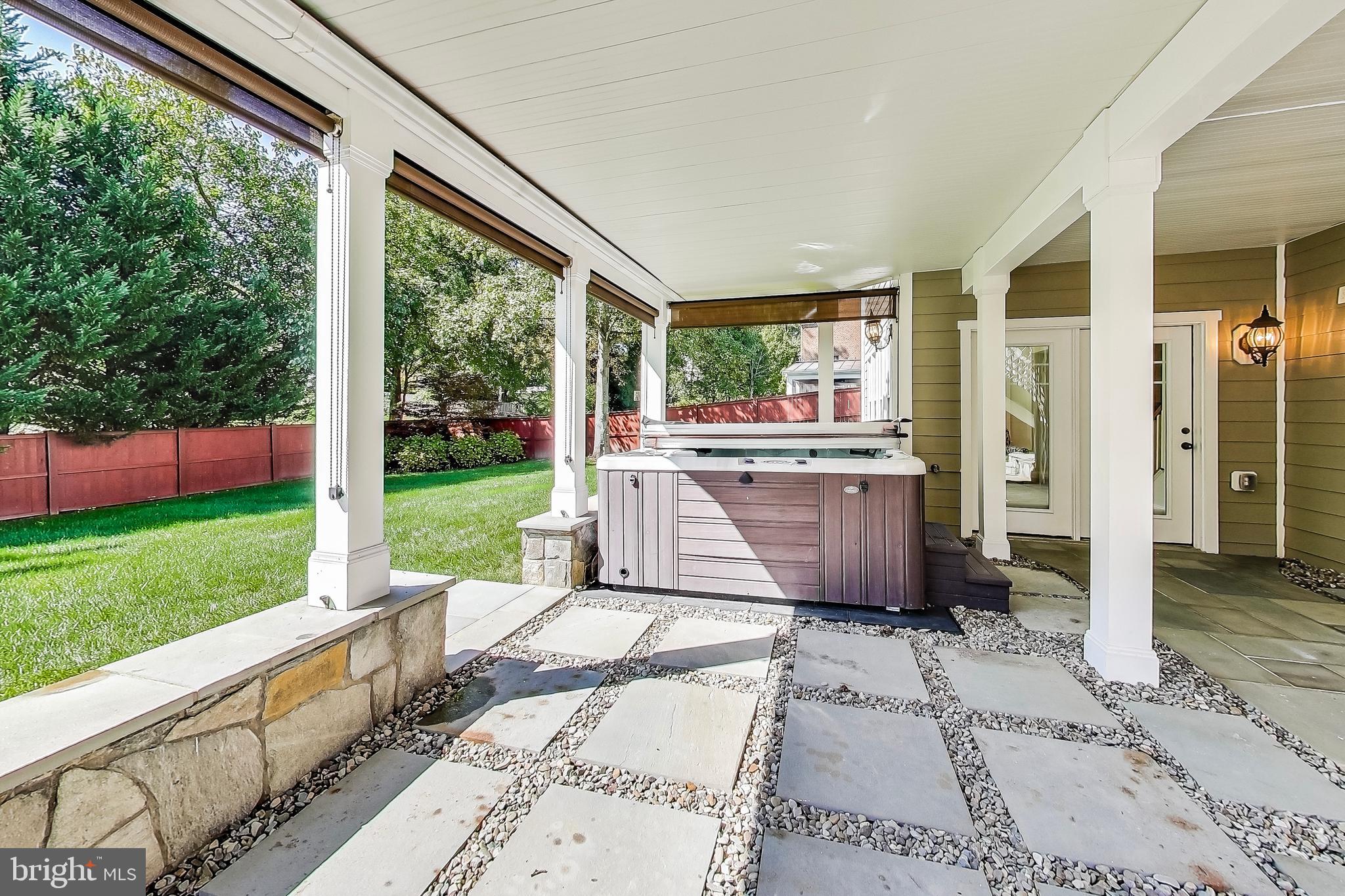 VIENNA WOODS - Residential