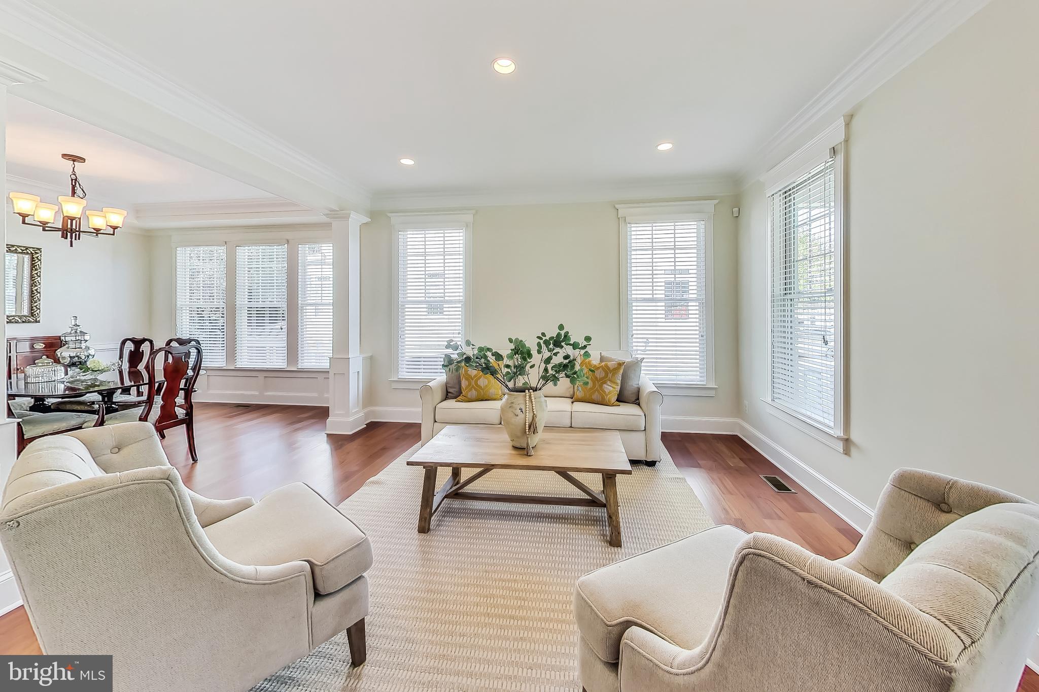 VIENNA WOODS - Residential