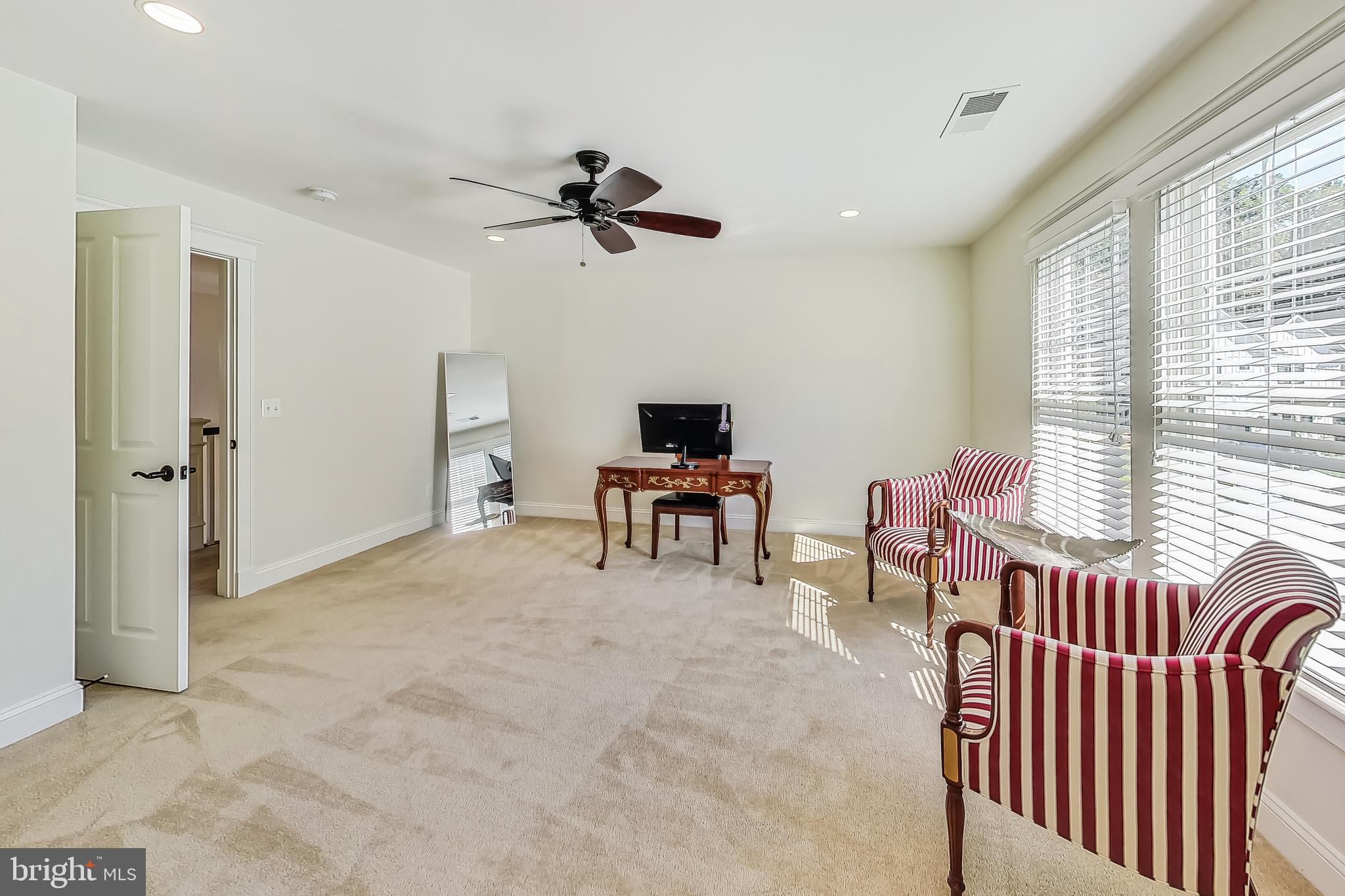 VIENNA WOODS - Residential