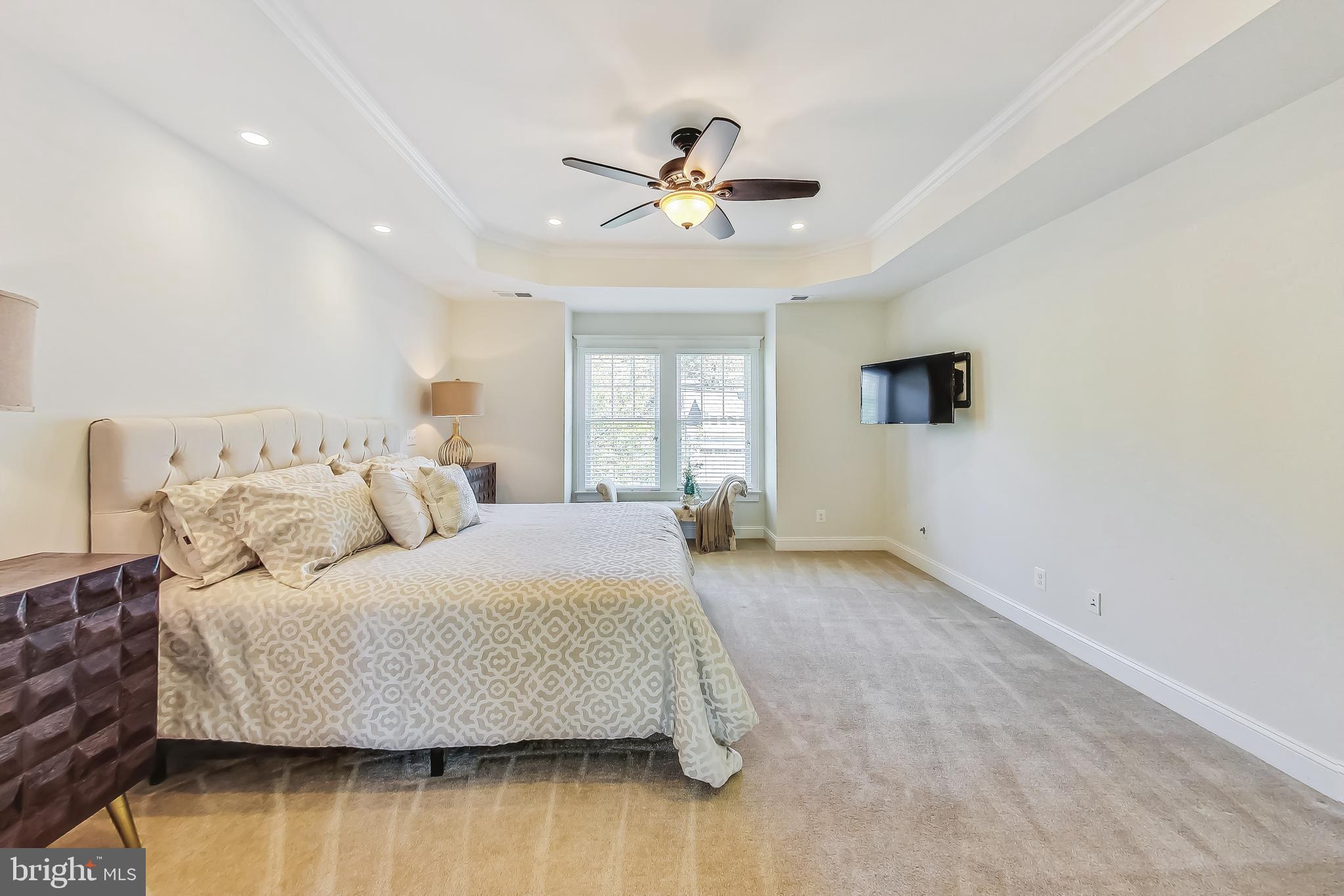 VIENNA WOODS - Residential