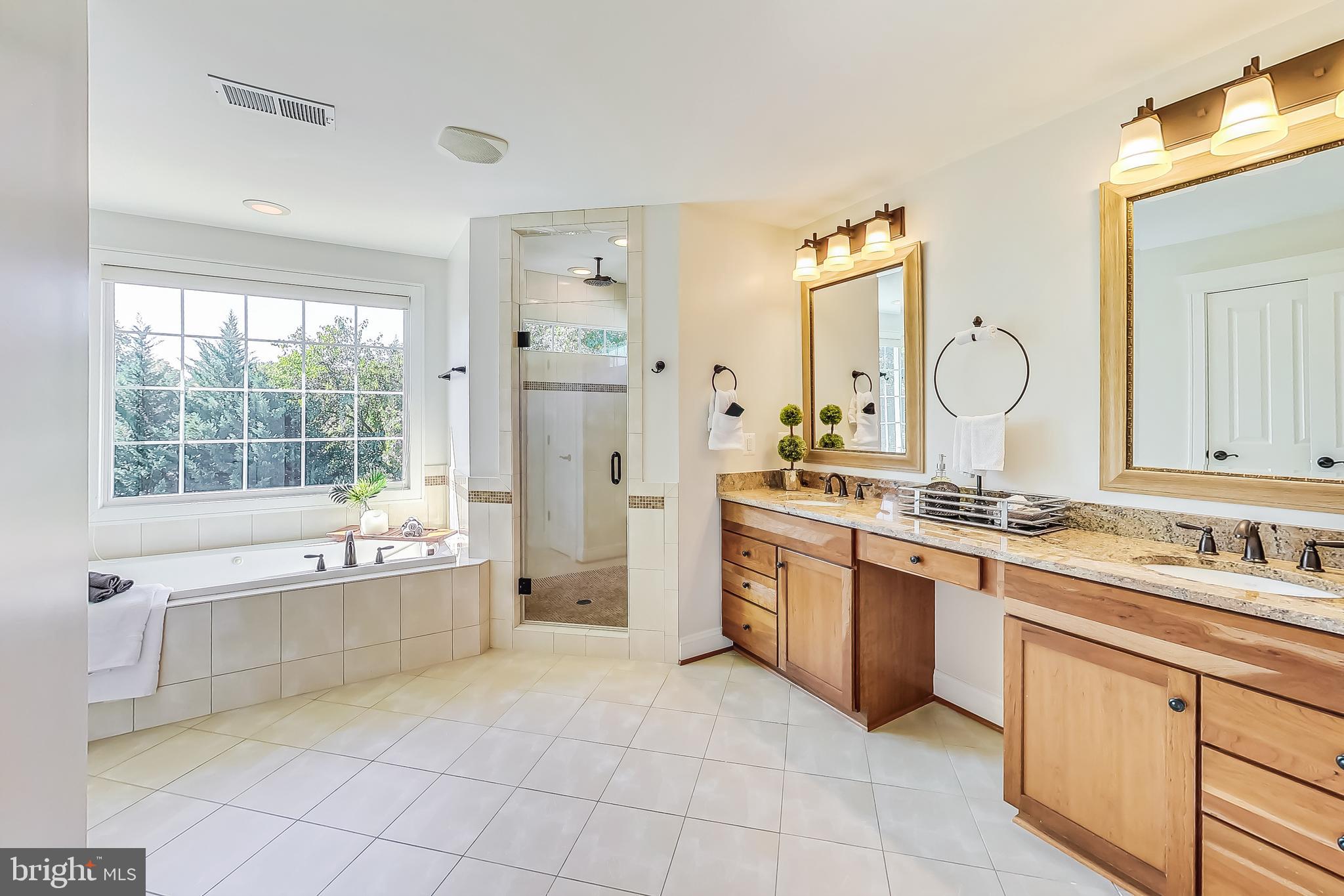 VIENNA WOODS - Residential