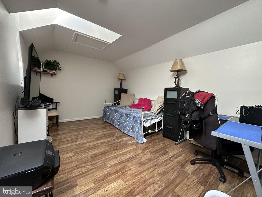 FOREST VIEW - Residential Lease