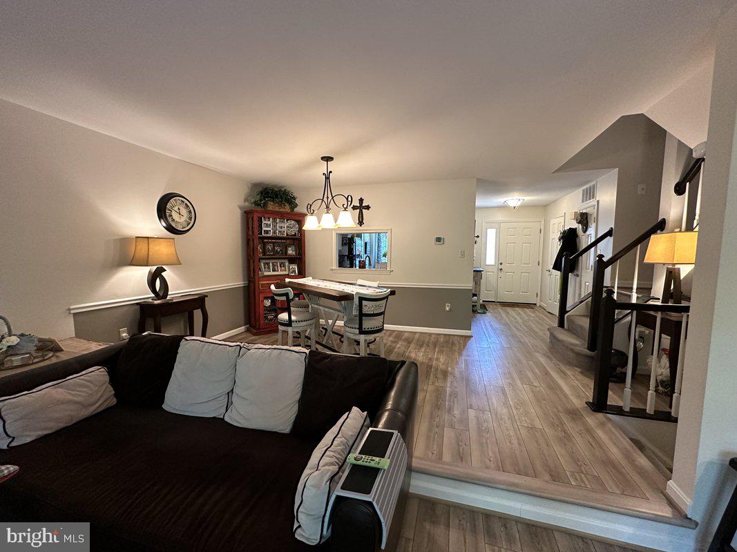 FOREST VIEW - Residential Lease