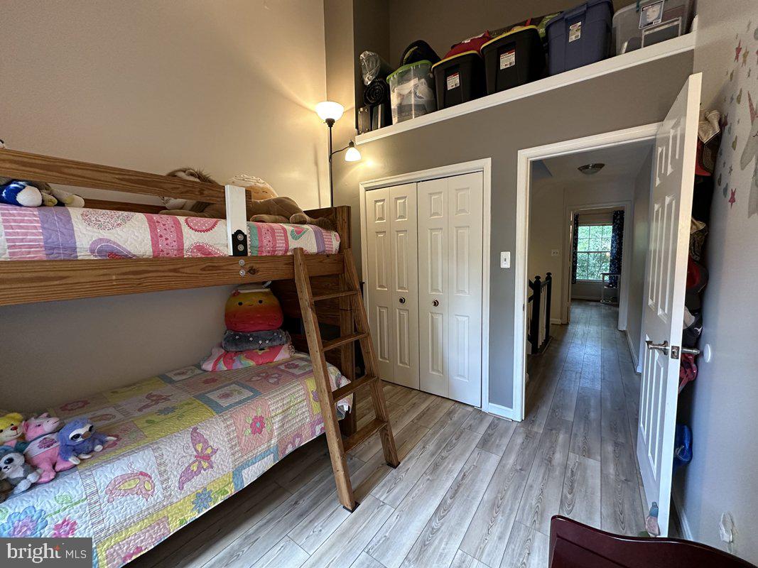 FOREST VIEW - Residential Lease