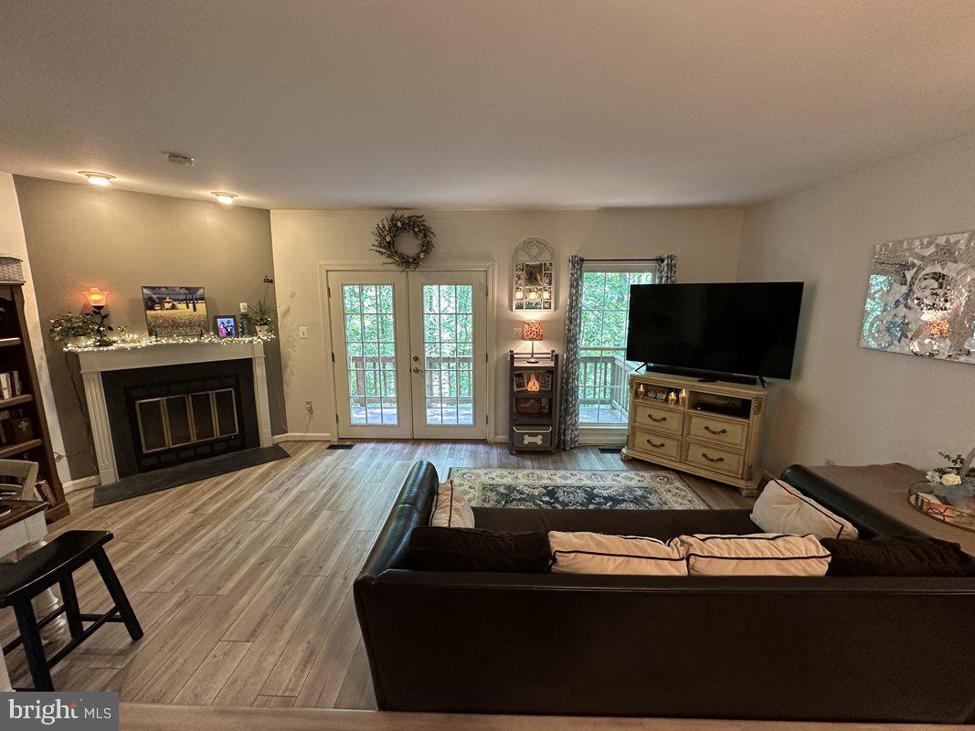 FOREST VIEW - Residential Lease