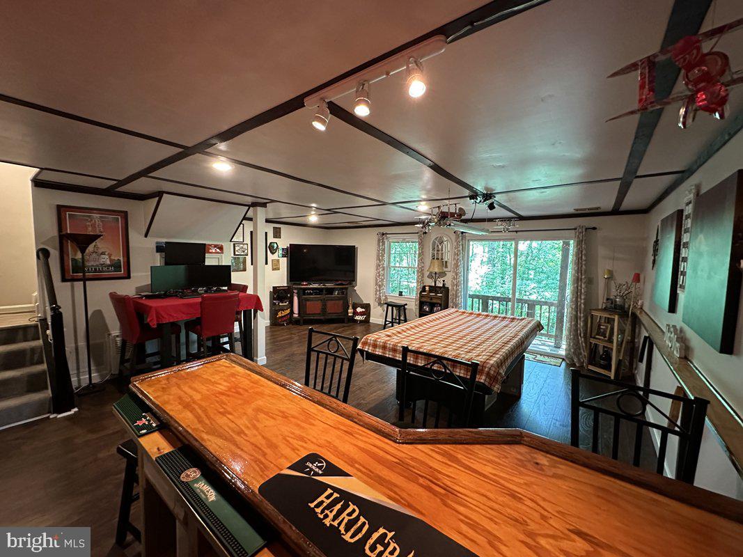 FOREST VIEW - Residential Lease