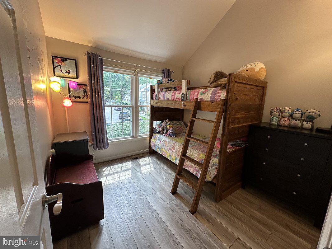 FOREST VIEW - Residential Lease