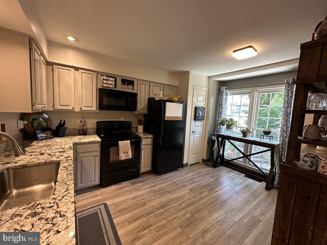 FOREST VIEW - Residential Lease