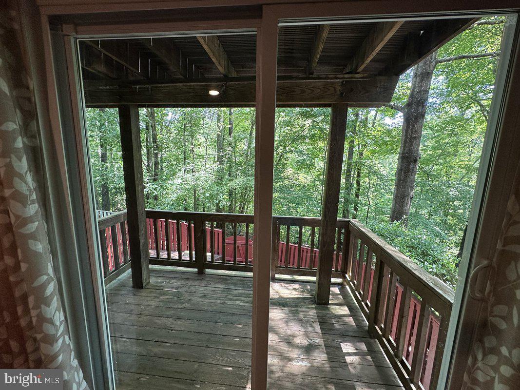 FOREST VIEW - Residential Lease