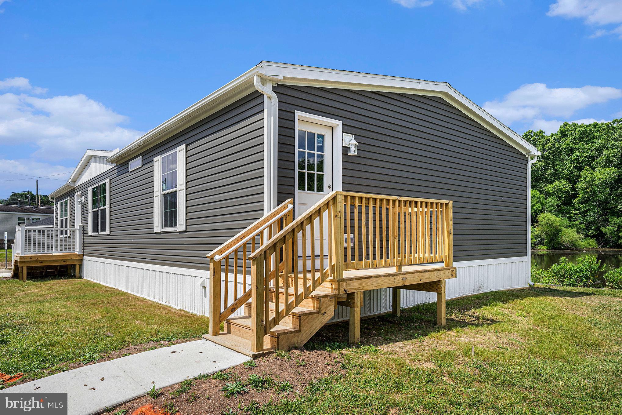 VILLAGE GREEN - Residential