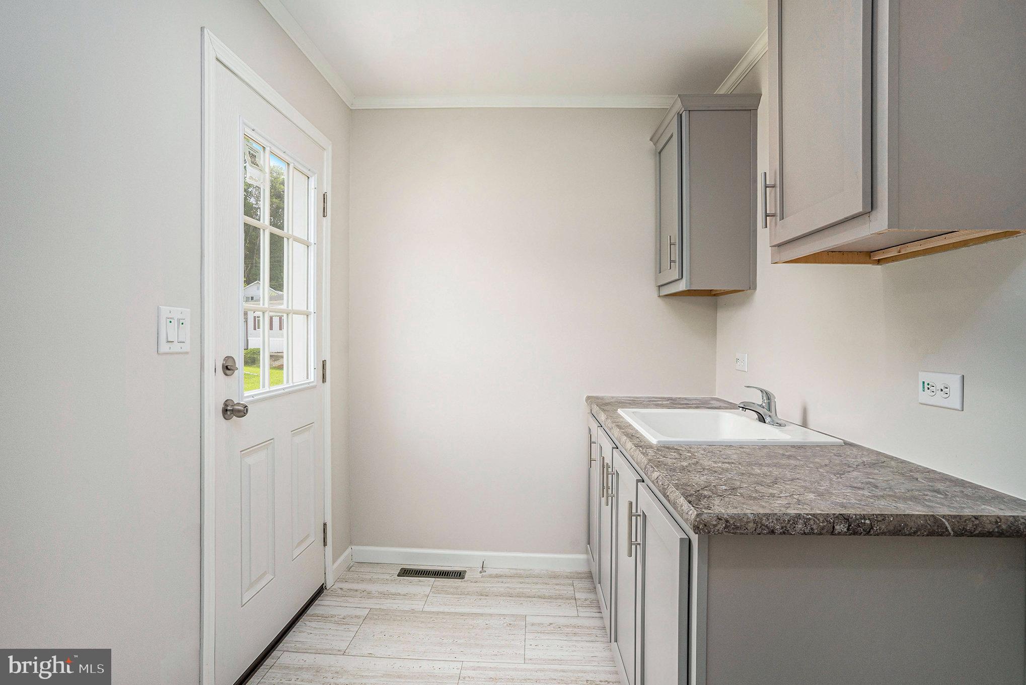 VILLAGE GREEN - Residential