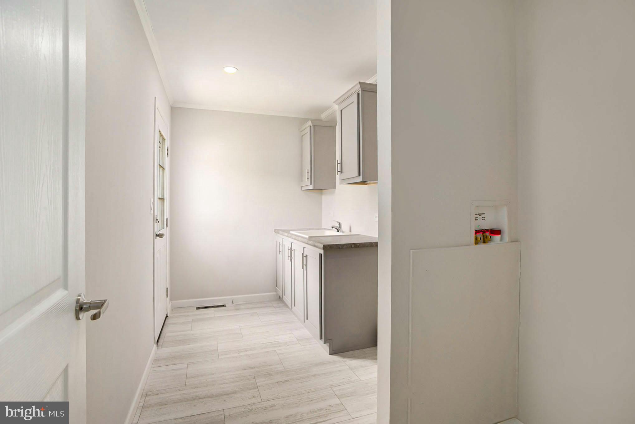 VILLAGE GREEN - Residential