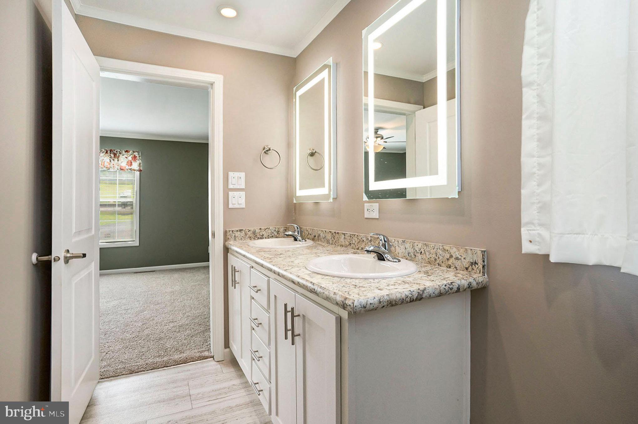 VILLAGE GREEN - Residential