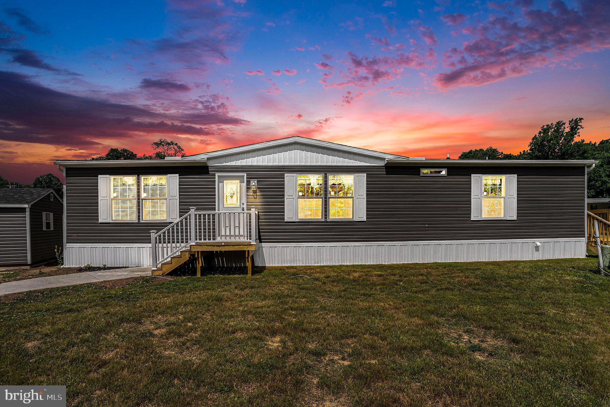 VILLAGE GREEN - Residential