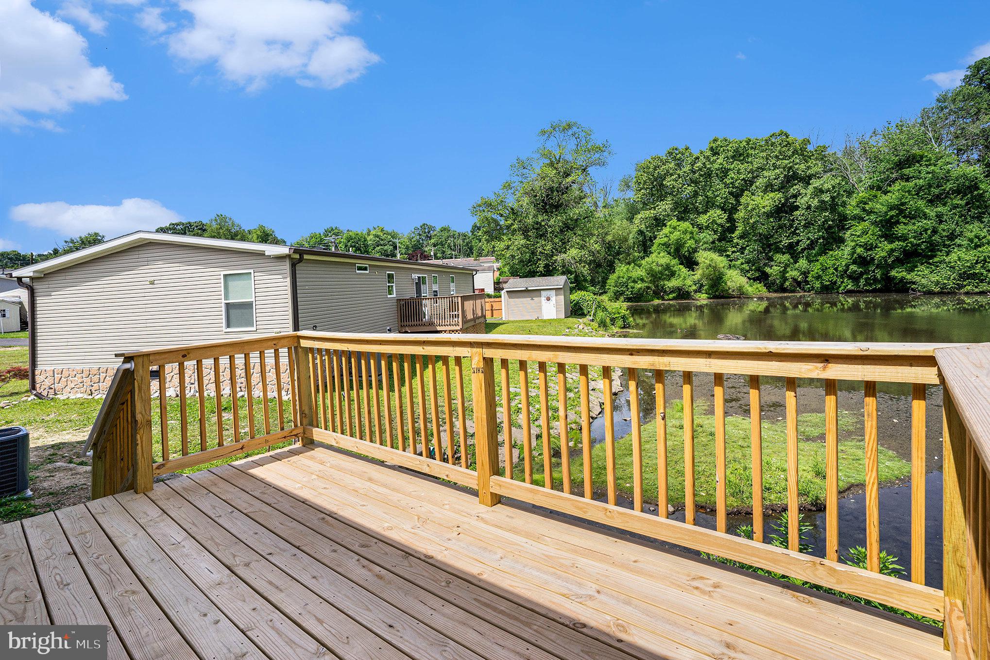 VILLAGE GREEN - Residential