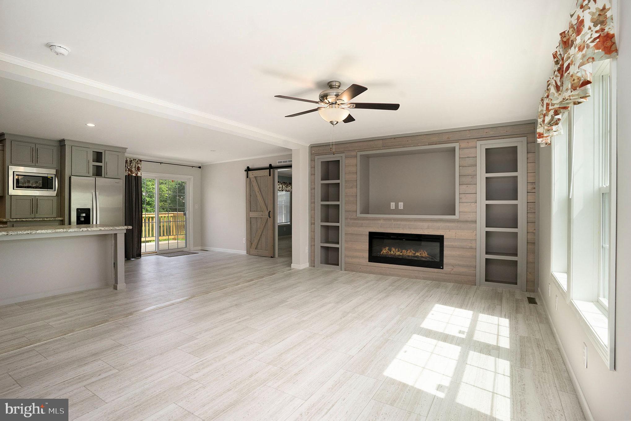 VILLAGE GREEN - Residential