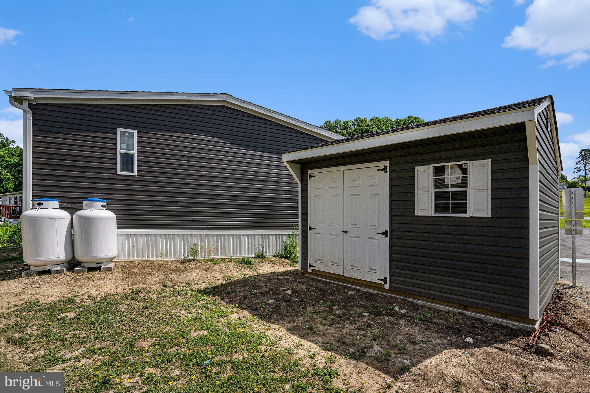 VILLAGE GREEN - Residential