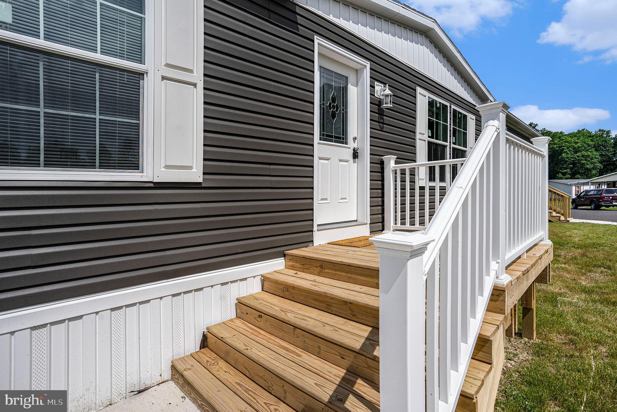 VILLAGE GREEN - Residential