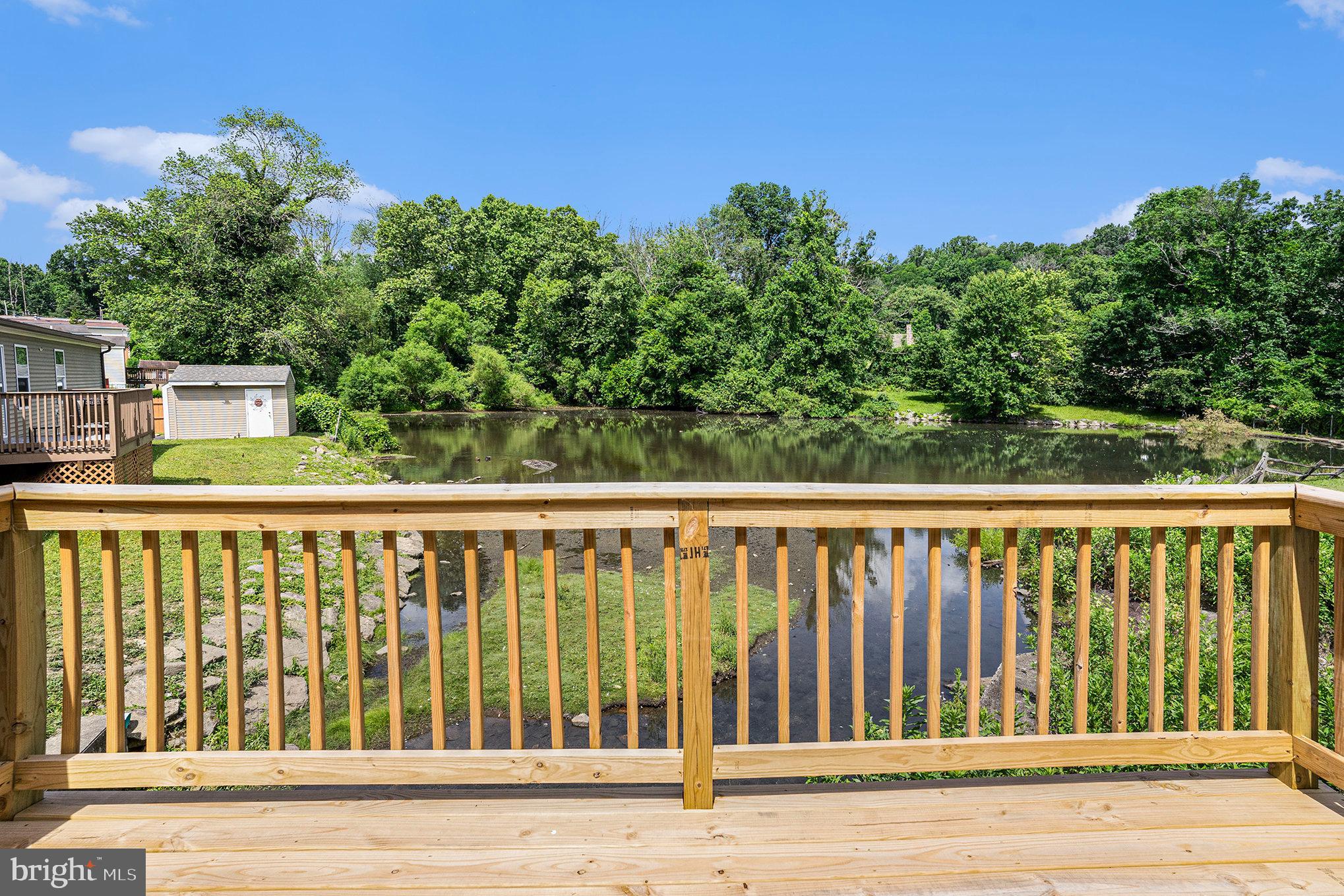 VILLAGE GREEN - Residential