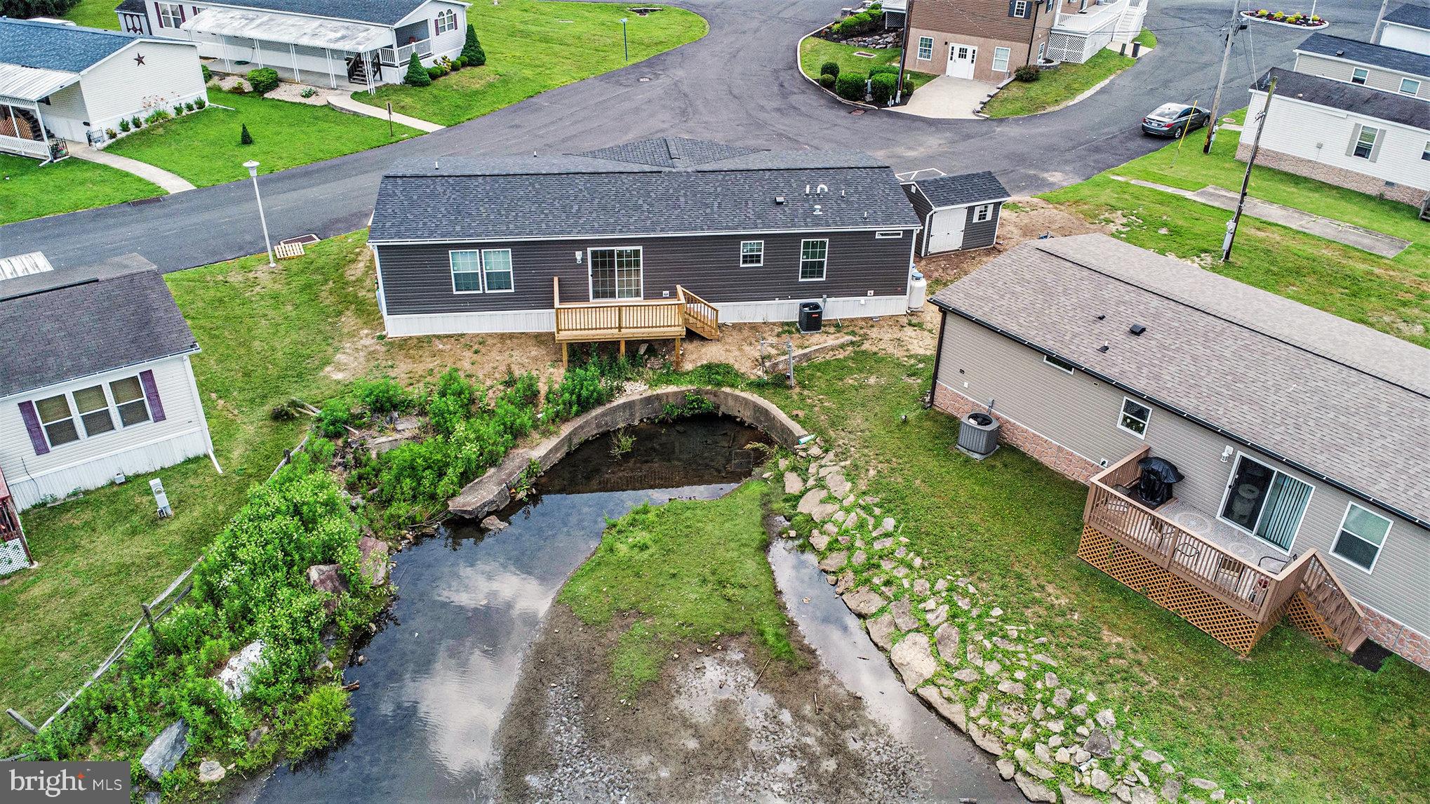 VILLAGE GREEN - Residential
