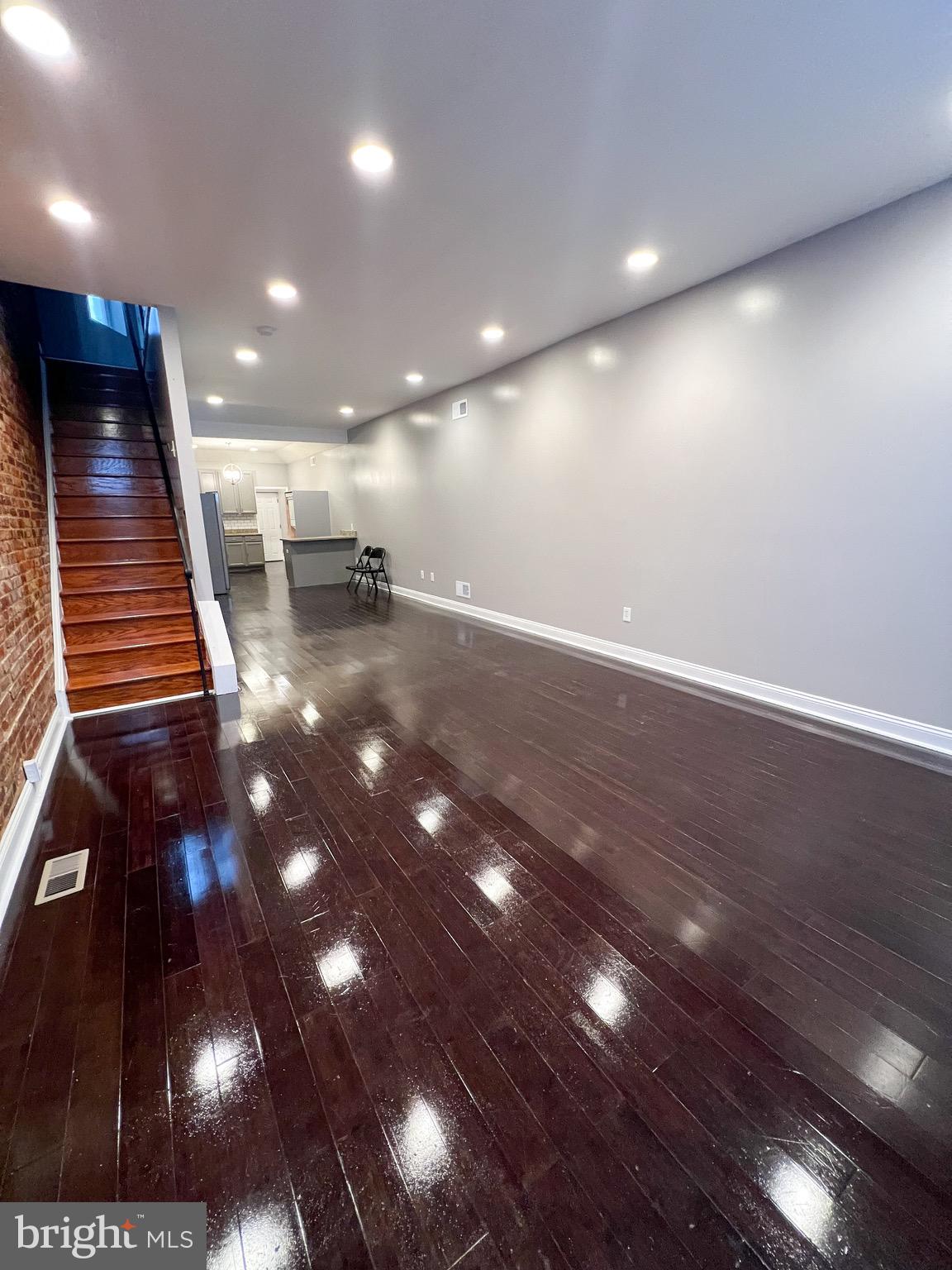 HIGHLANDTOWN - Residential
