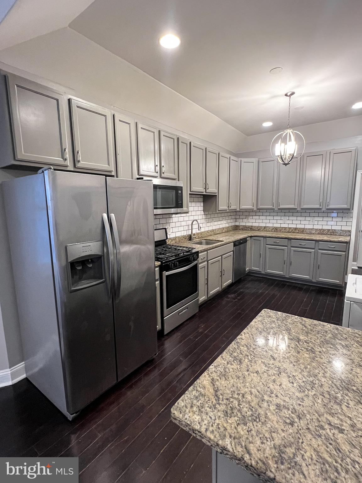 HIGHLANDTOWN - Residential