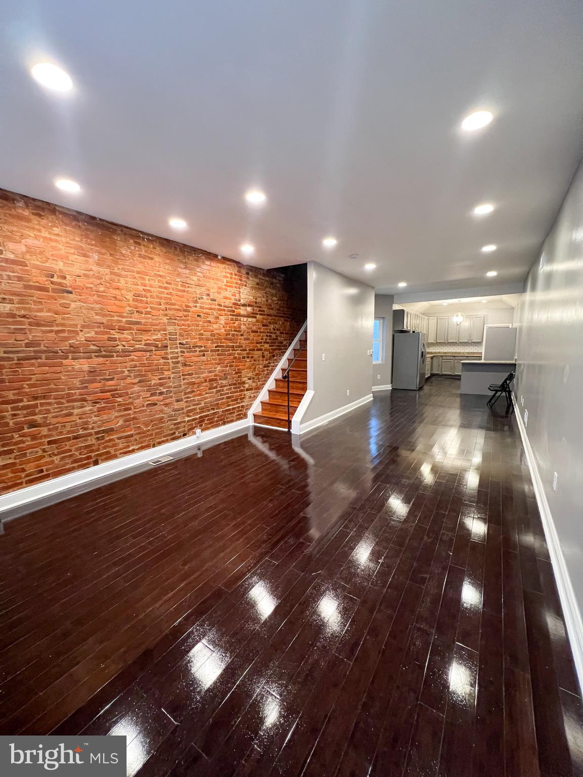 HIGHLANDTOWN - Residential