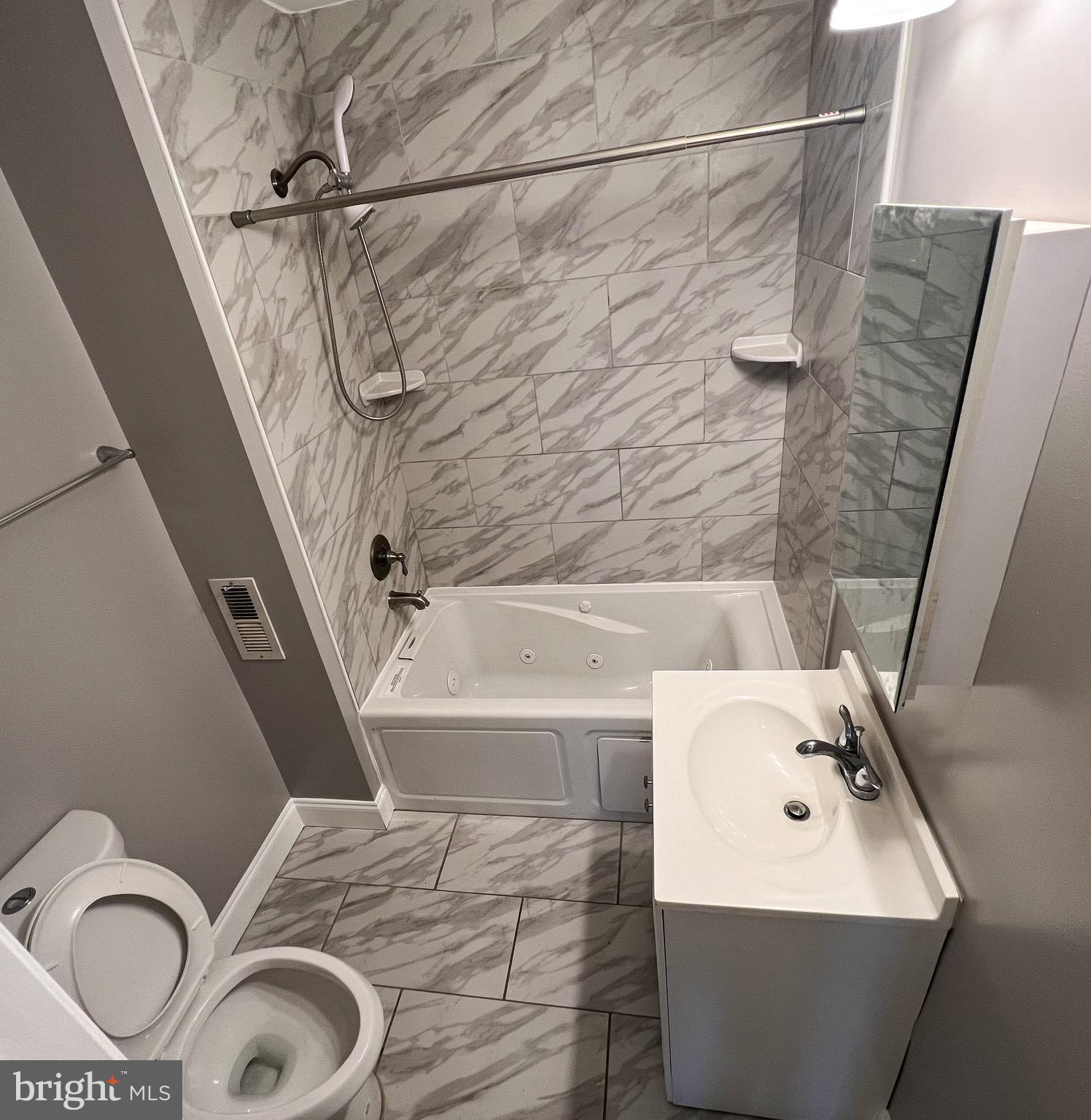 HIGHLANDTOWN - Residential