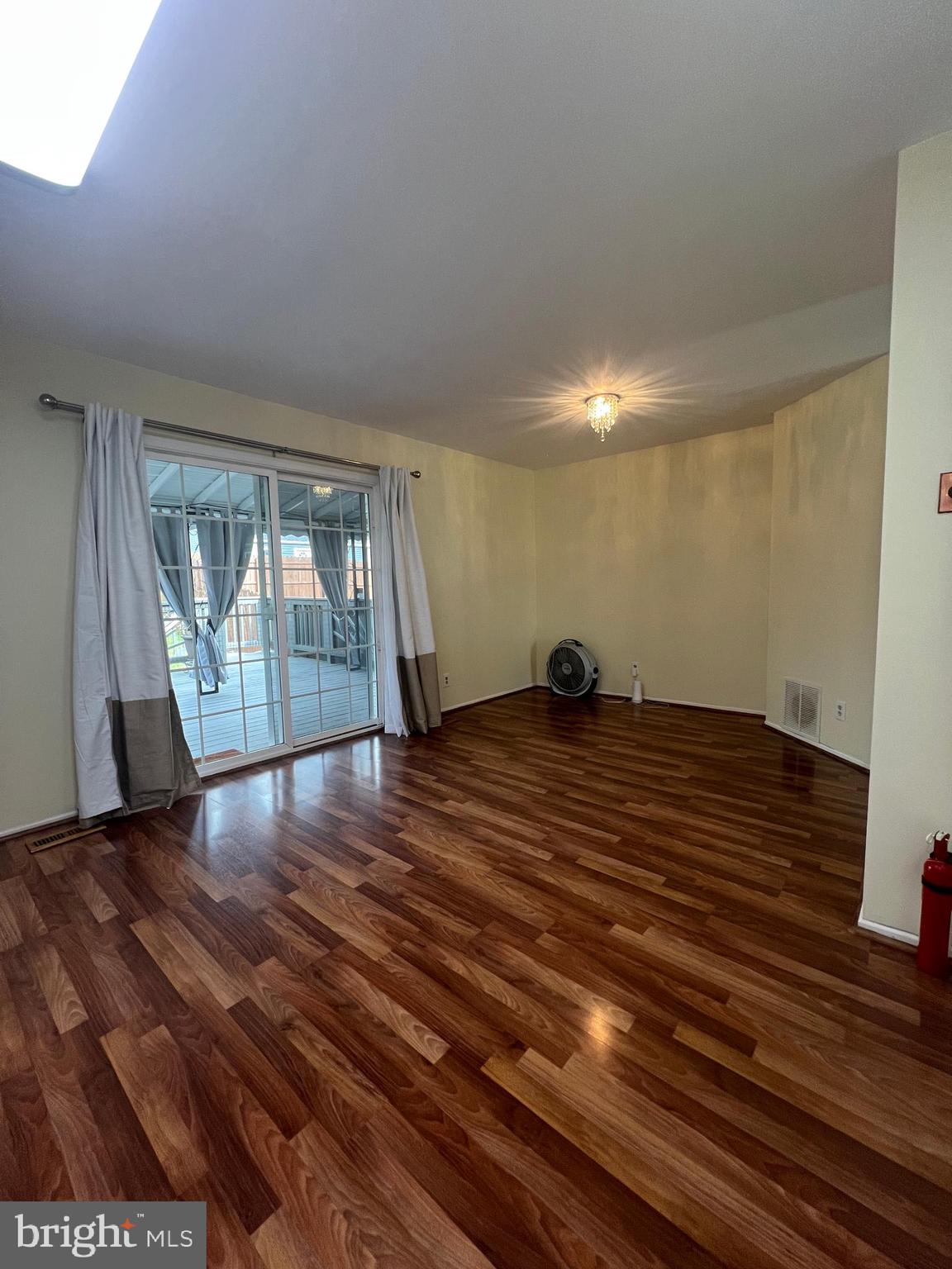 2057 PUTNAM ROAD