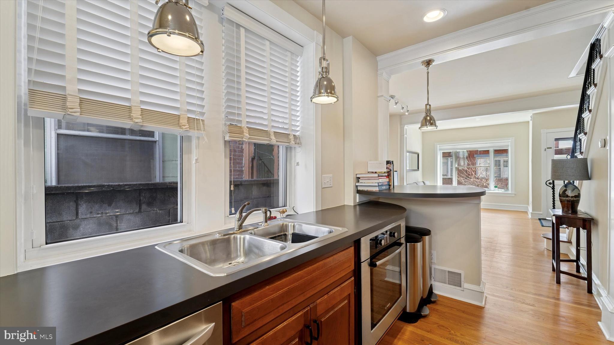 LOWER MOYAMENSING - Residential