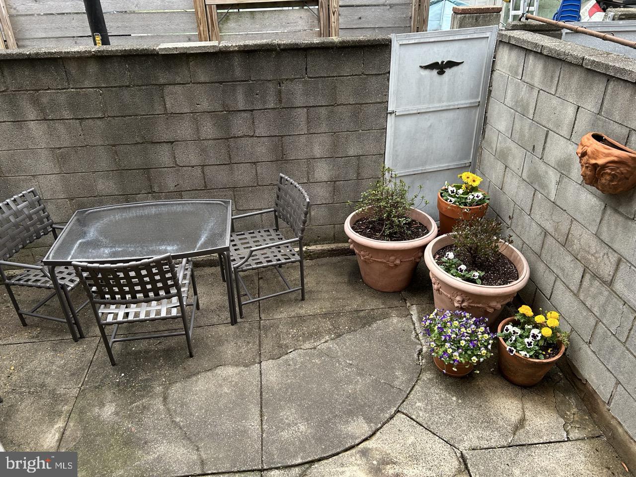 LOWER MOYAMENSING - Residential