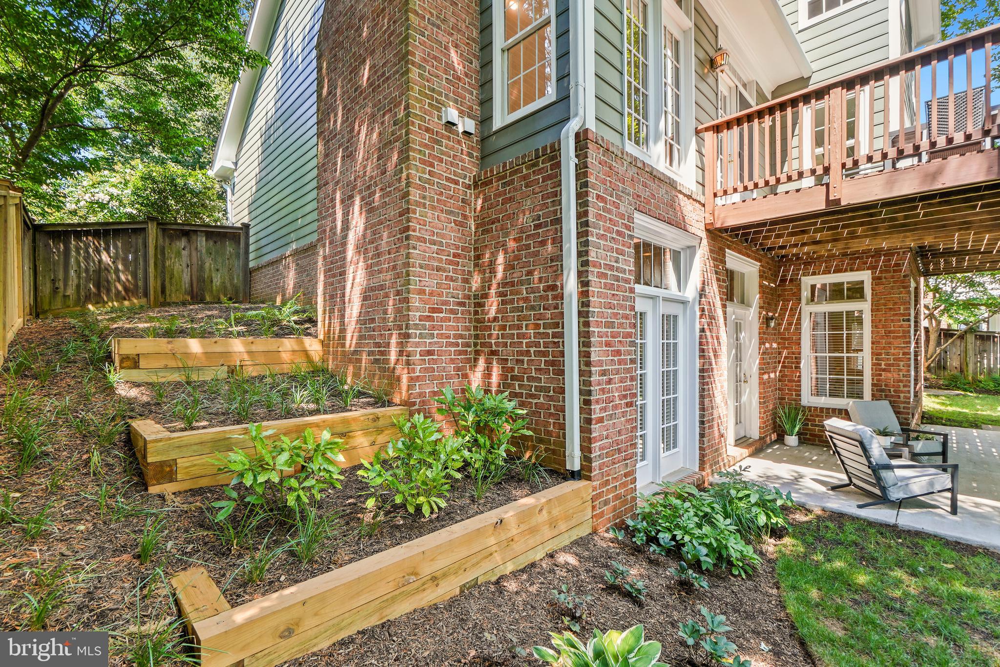 AYRLAWN - Residential