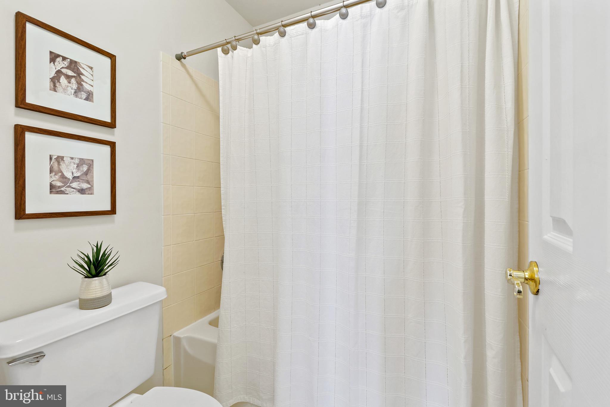 AYRLAWN - Residential